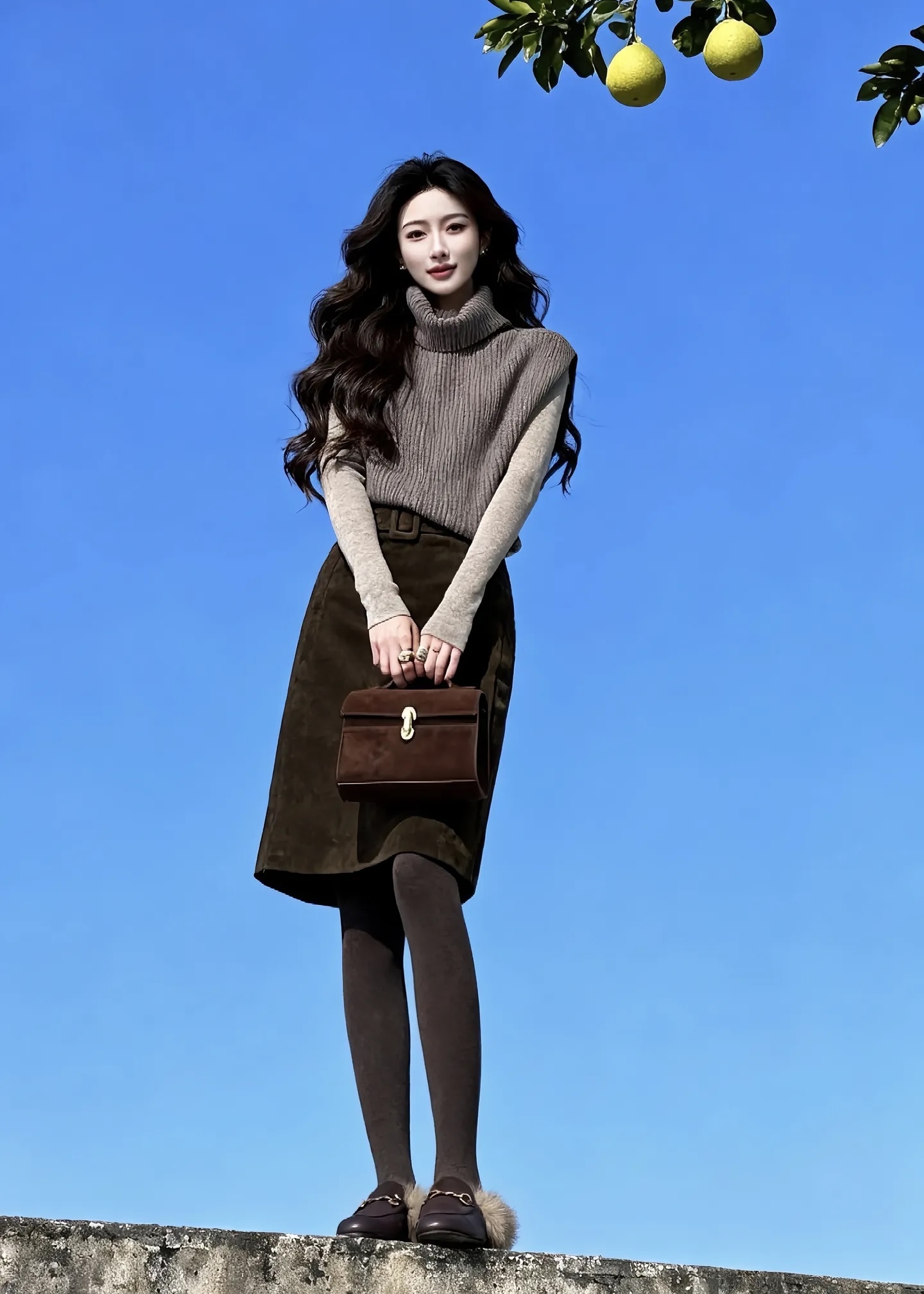 秋冬疊穿時尚套裝｜高領針織衫+打底衫｜咖色半身裙｜氣質通勤內搭組合