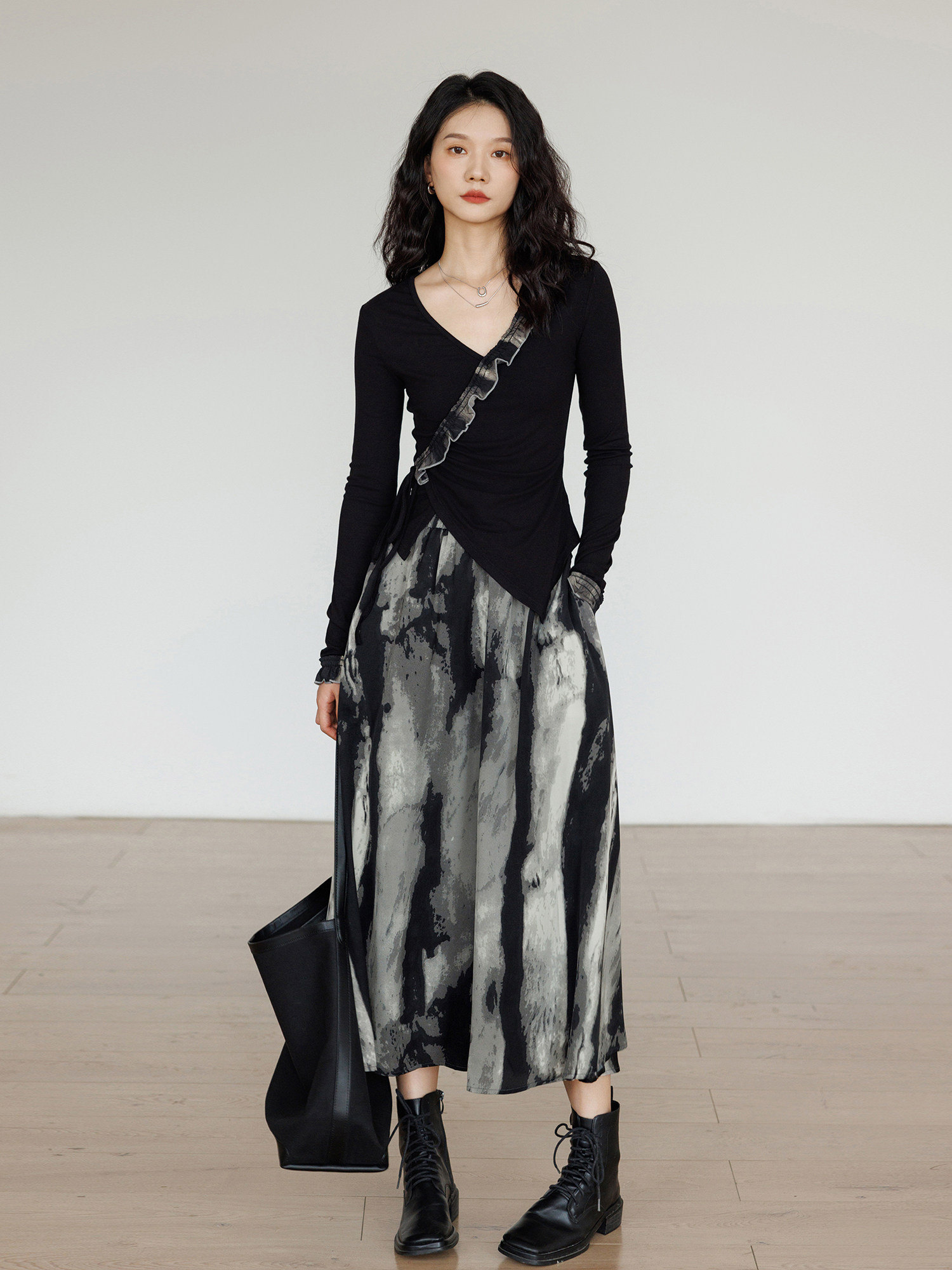 冷淡系獨特設計套裝 水墨暈染長裙 + 不規則上衣 2026 春季新款兩件式