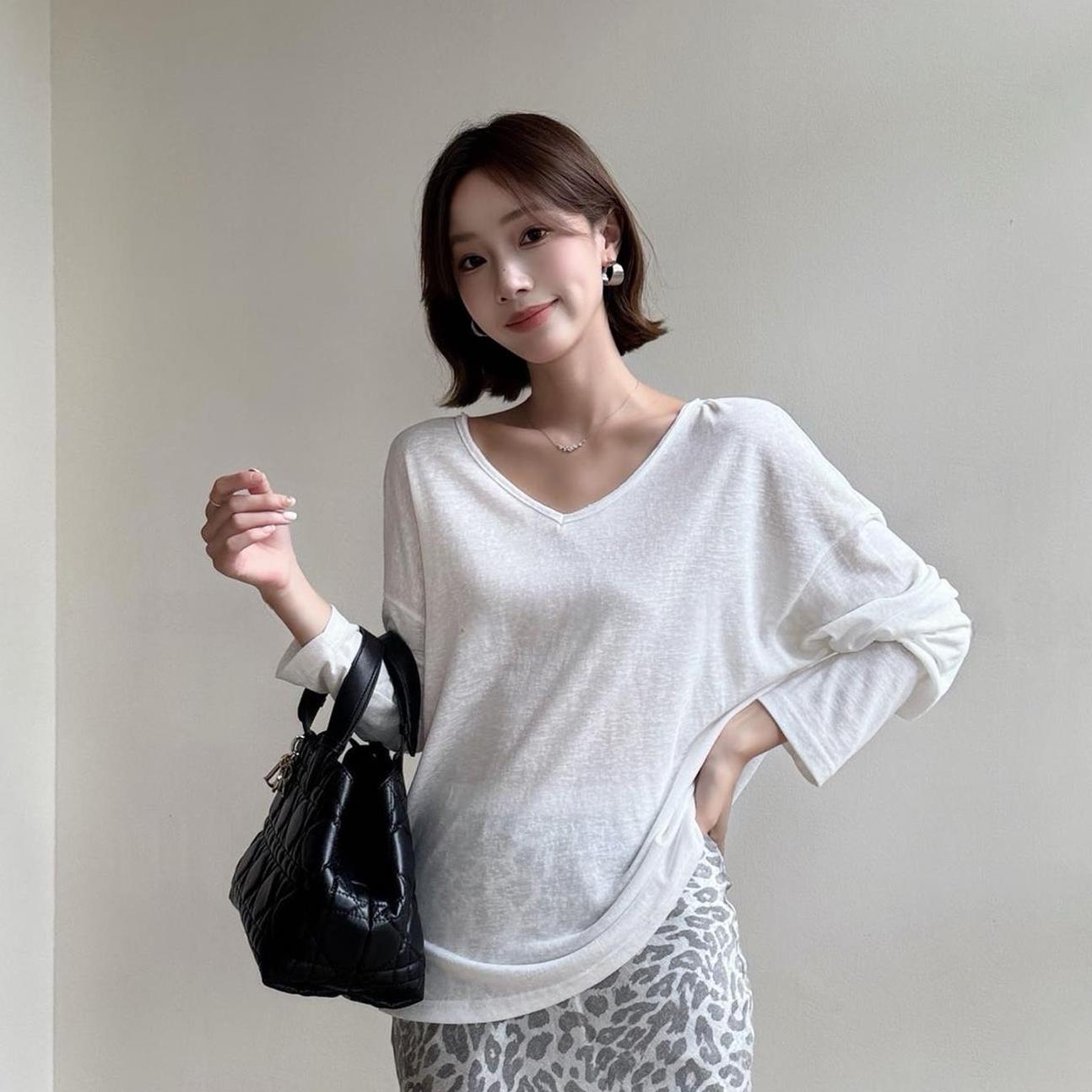 秋季鏤空罩衫套裝｜白色後背鏤空罩衫長袖 | 銀灰色豹紋裙｜顯瘦兩件式