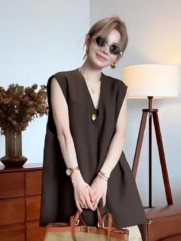 韓系時尚套裝｜棕色西裝背心+蕾絲拼接裙｜無袖設計兩件式｜小眾高級感