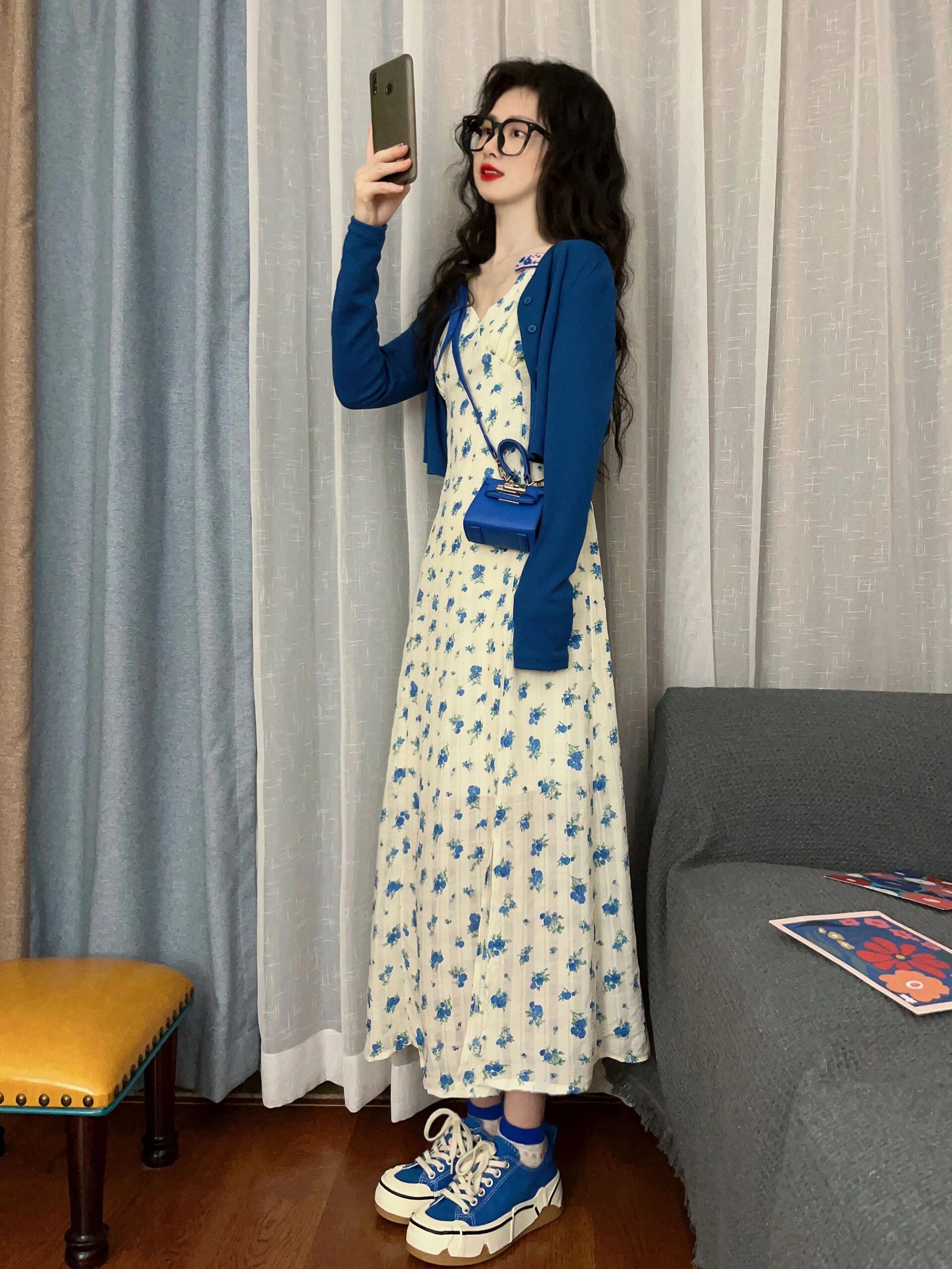 夏秋法式套裝｜清冷藍開衫+碎花連身裙｜清冷慵懶風｜兩件式層次穿搭