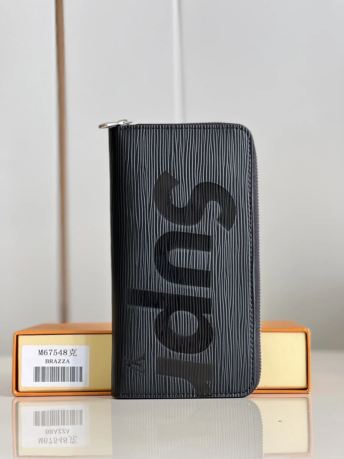 ルイ・ヴィトン「Louis Vuitton」LV ✕ Supreme コラボ ジッピー
