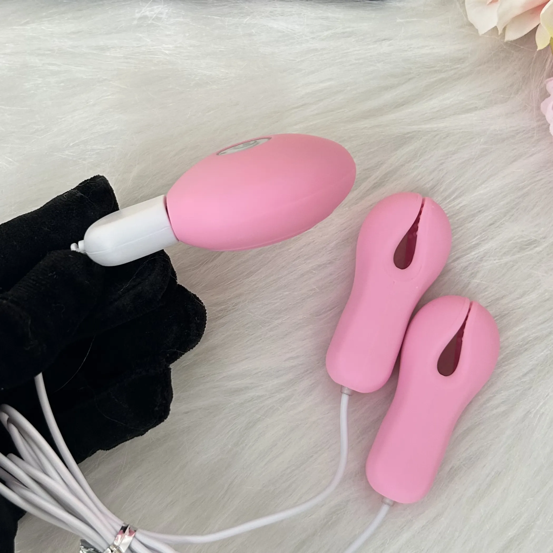 คลิปหนีบหัวนม คลิปหนีบหัวนม 10 ระดับ USB พร้อมคันบังคับสัมผัสไว วัสดุนุ่มผิว|ROSELEX