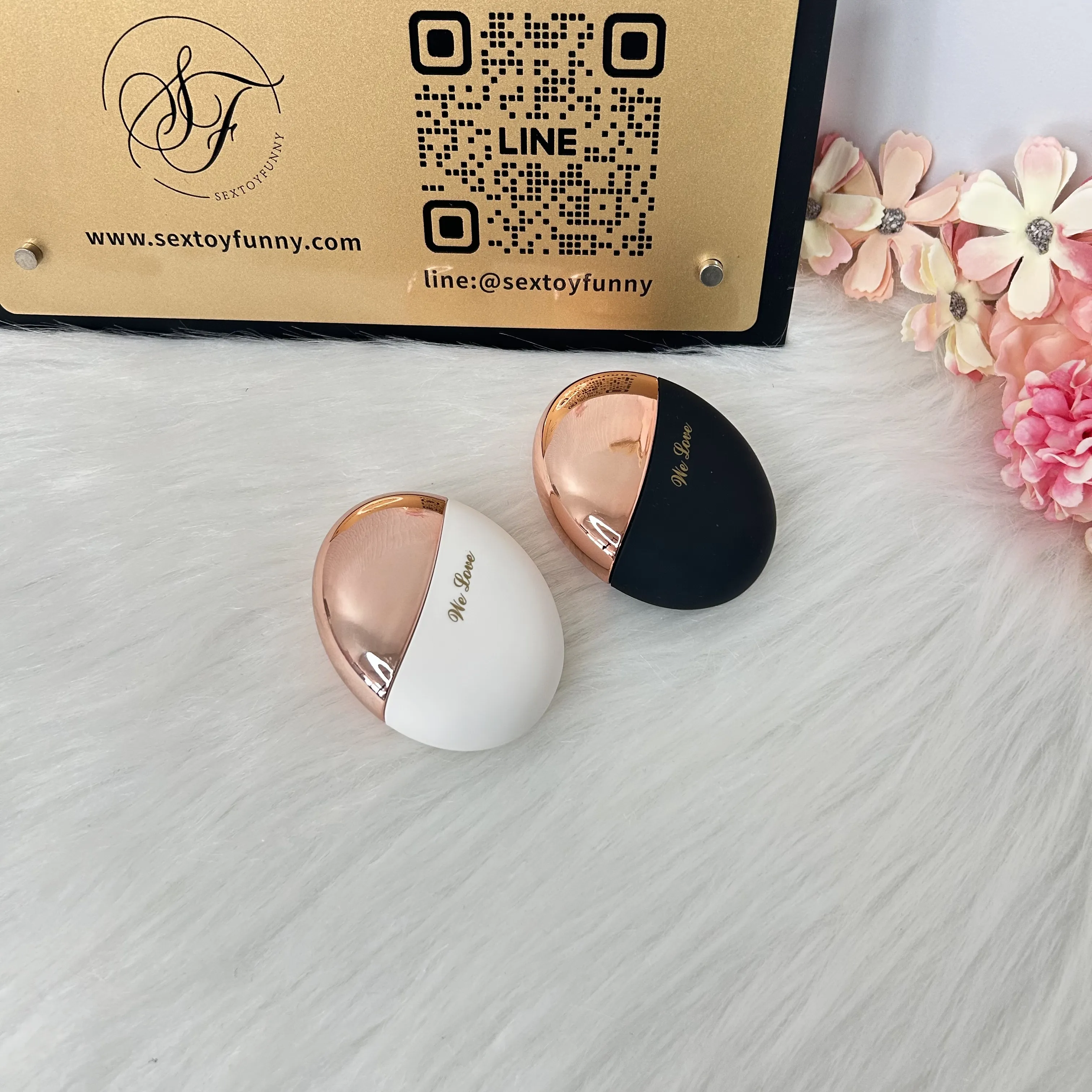 Powder Puff Shaped 10 Frequencies Vacuum Suction Vibrator