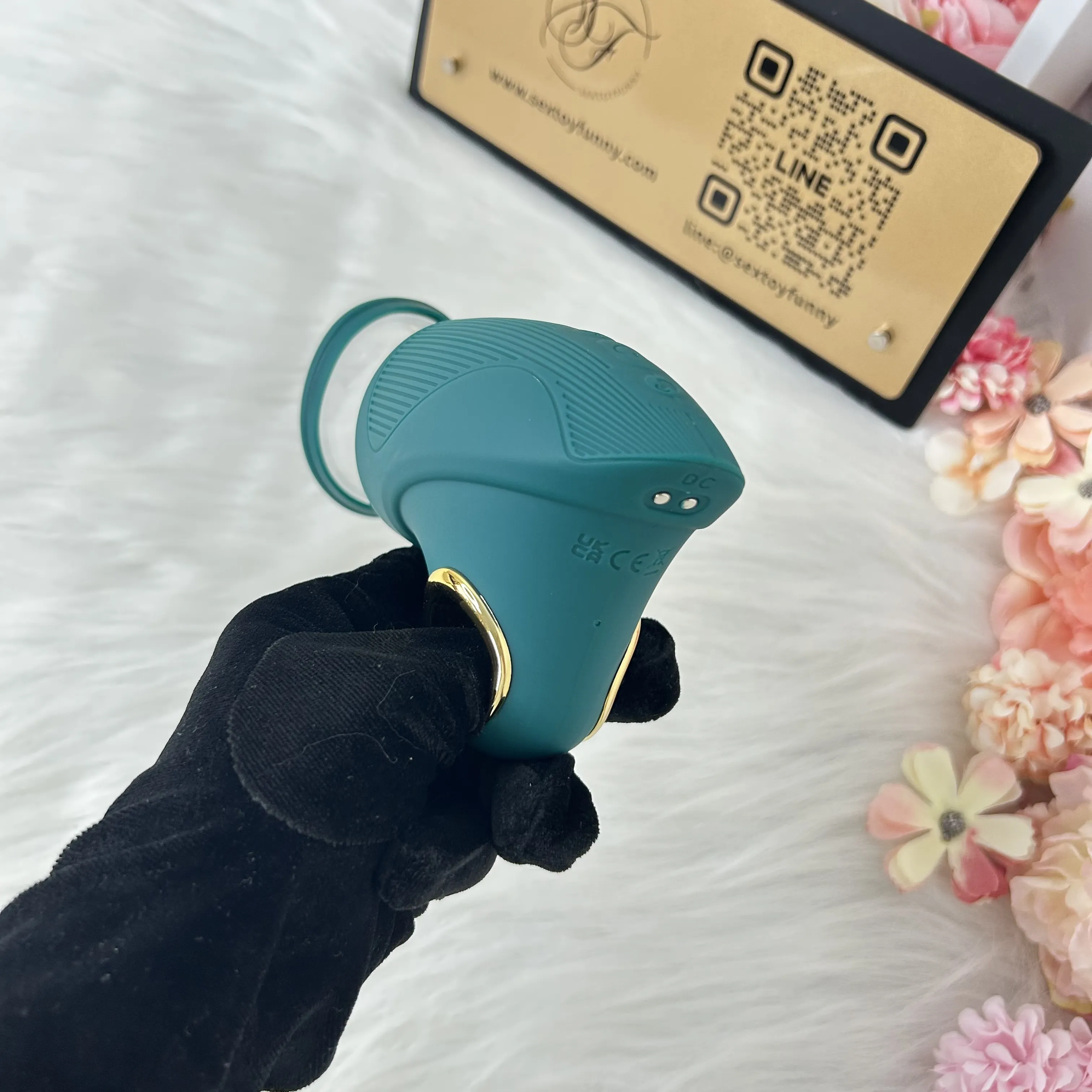 5 Suction 7 Tongue-Licking Metal Finger Ring Vibrator