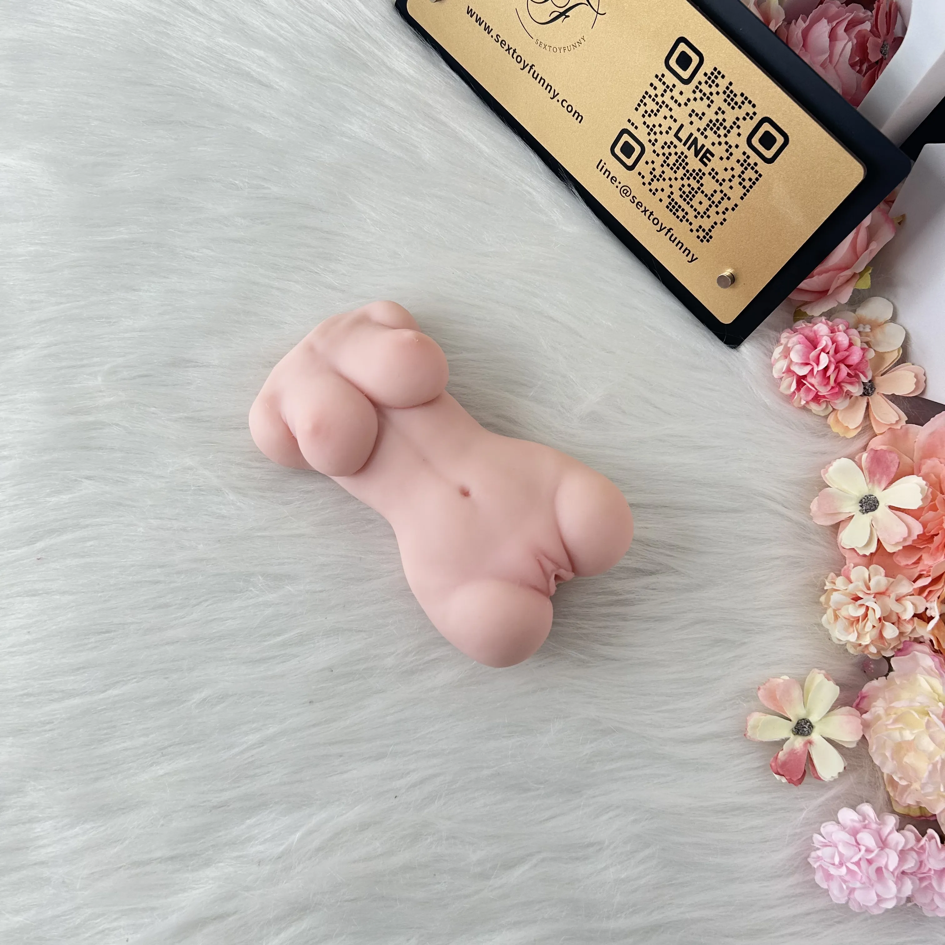 JIUAI—LUNA Realistic Vagina Simulated Adult Clitoris 500g
