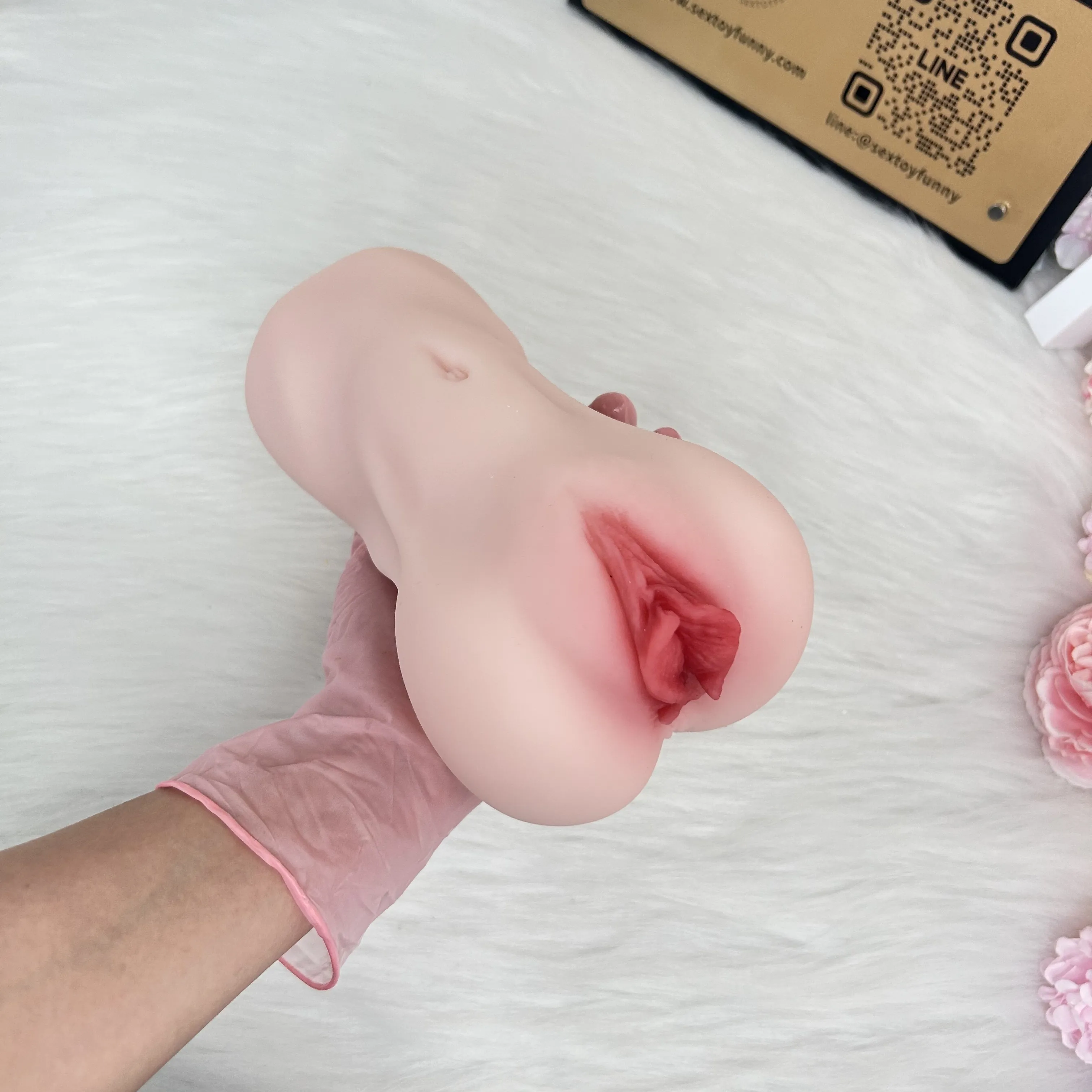 Realistic Pussy With Vagina & Anus Prominent Flesh Particles