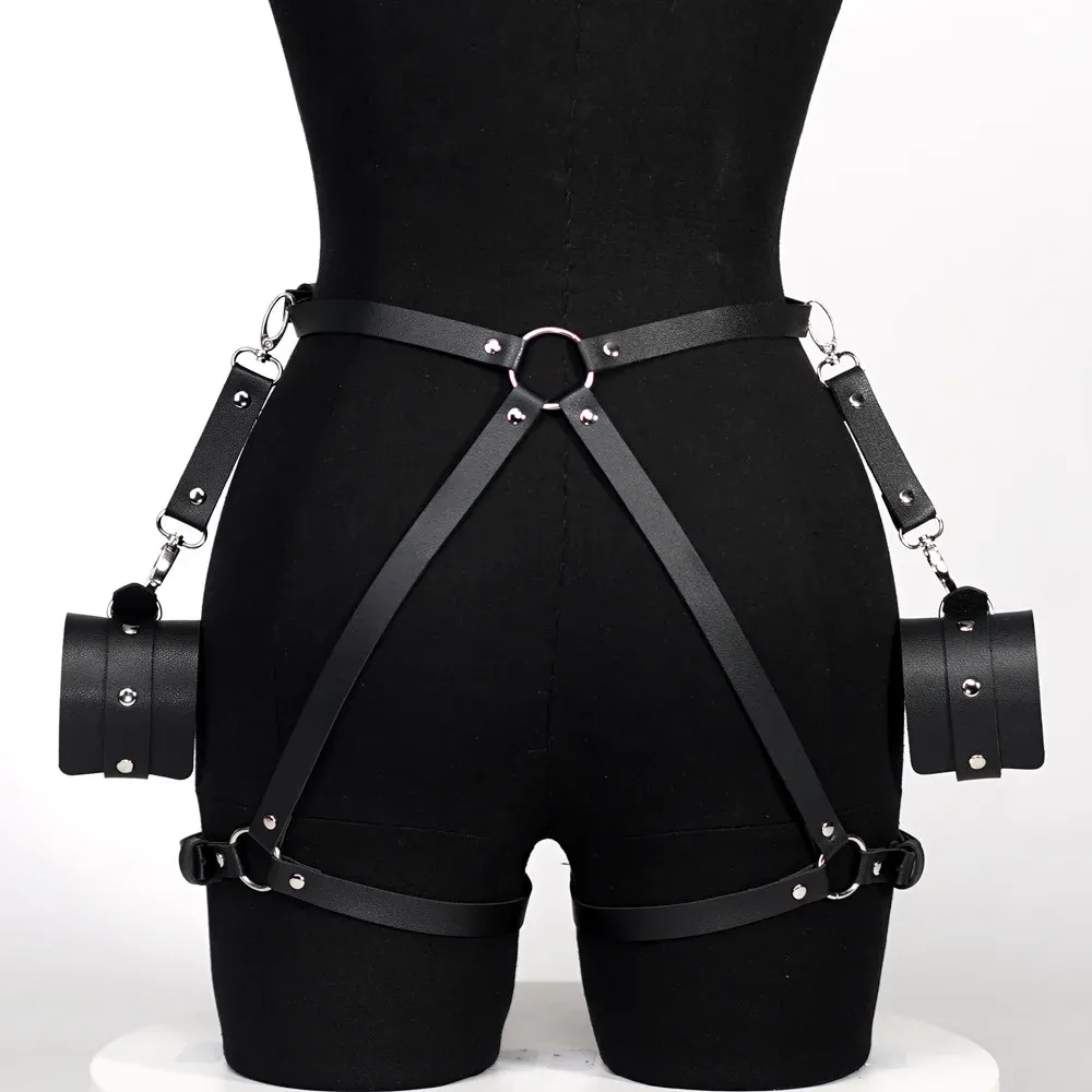 ชุดเซท BDSM ชุดผูกมัดหนัง 5 ชิ้น มีกุญแจมือ กุญแจเท้า เข็มขัด