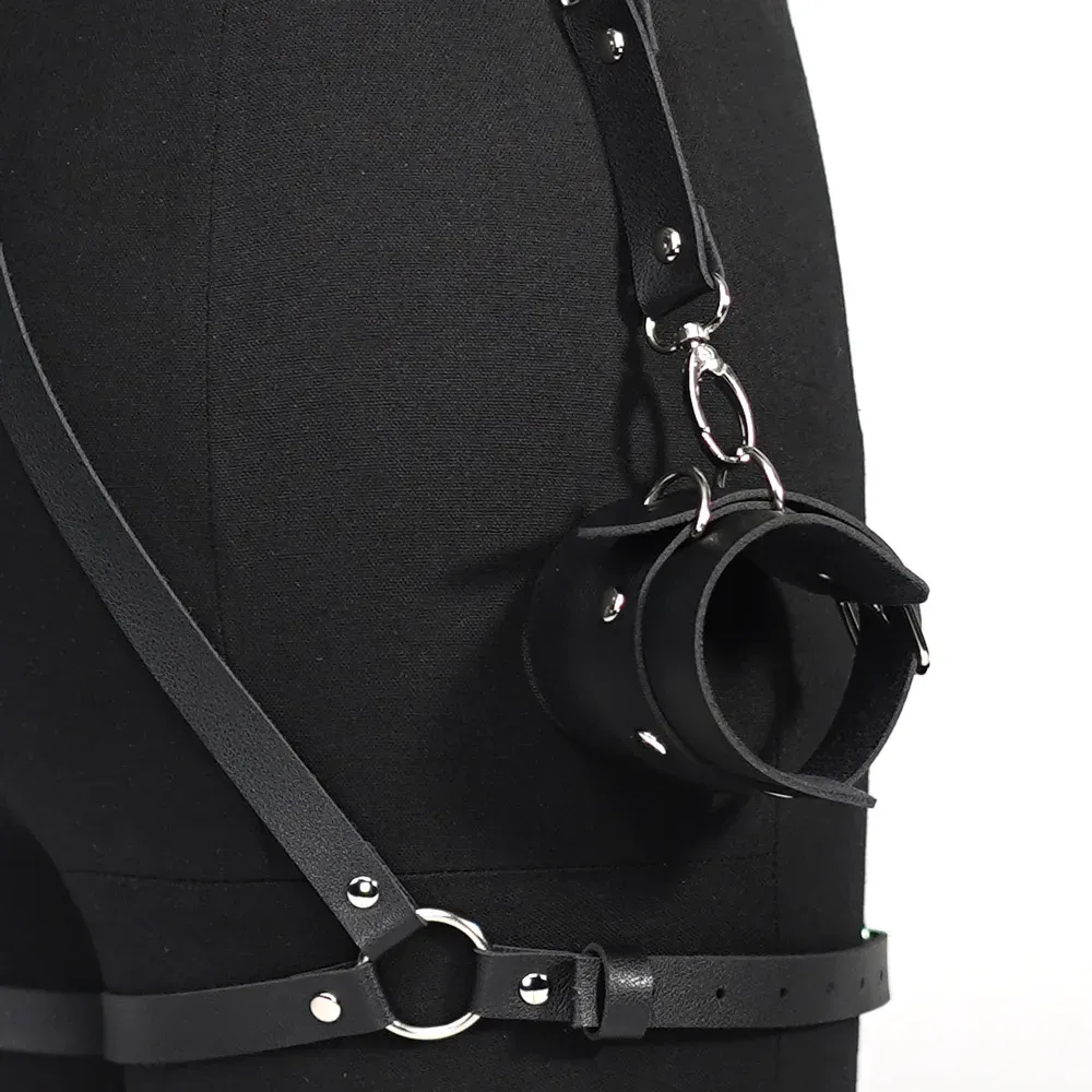 ชุดเซท BDSM ชุดผูกมัดหนัง 5 ชิ้น มีกุญแจมือ กุญแจเท้า เข็มขัด