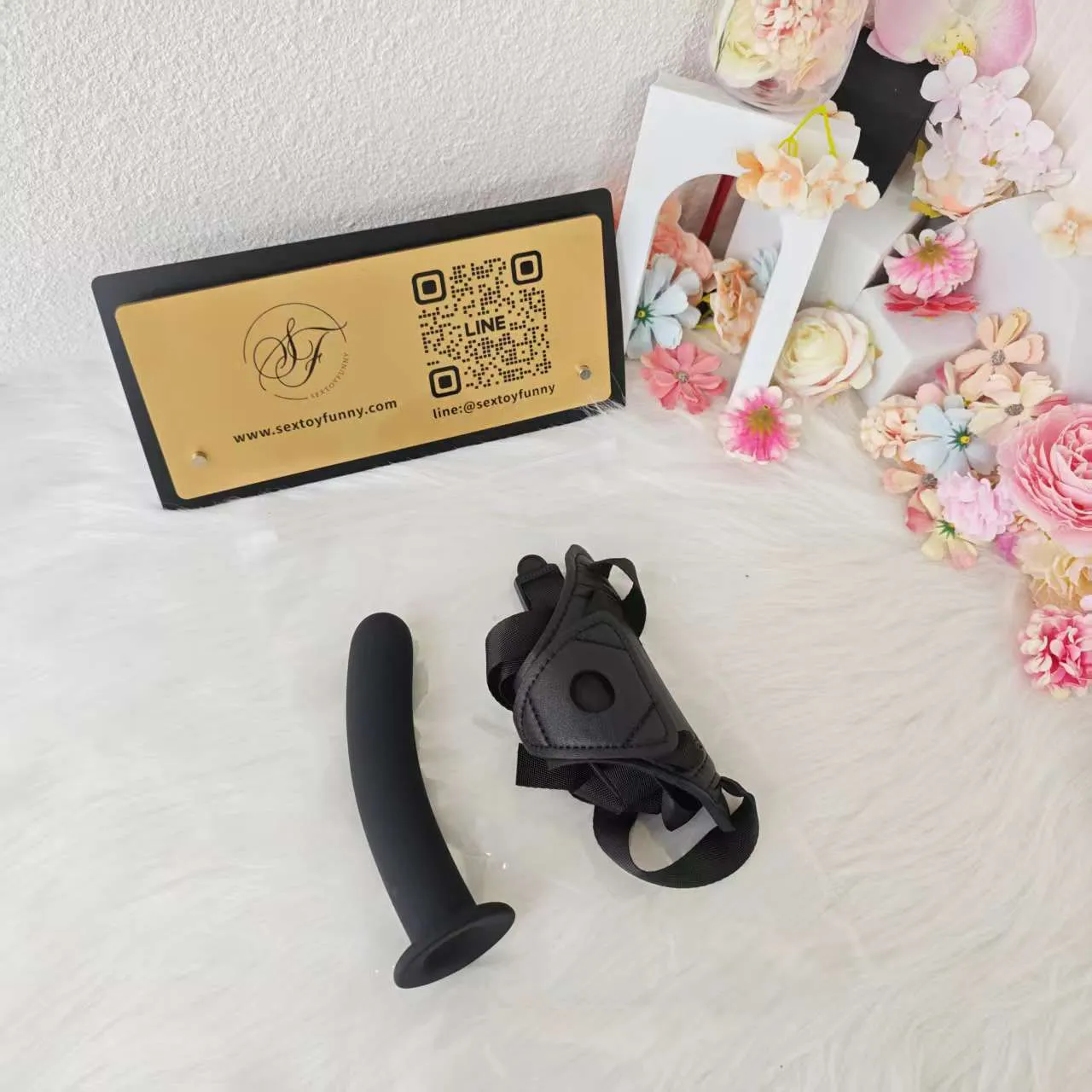 ดิลโด้ ควยปลอม คู่กับกางเกงหนัง วัสดุซิลิโคนสัมผัสเนียนนุ่ม