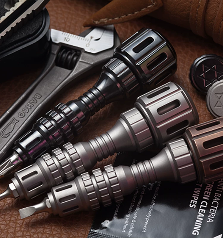 Black Mirror Design Hammer