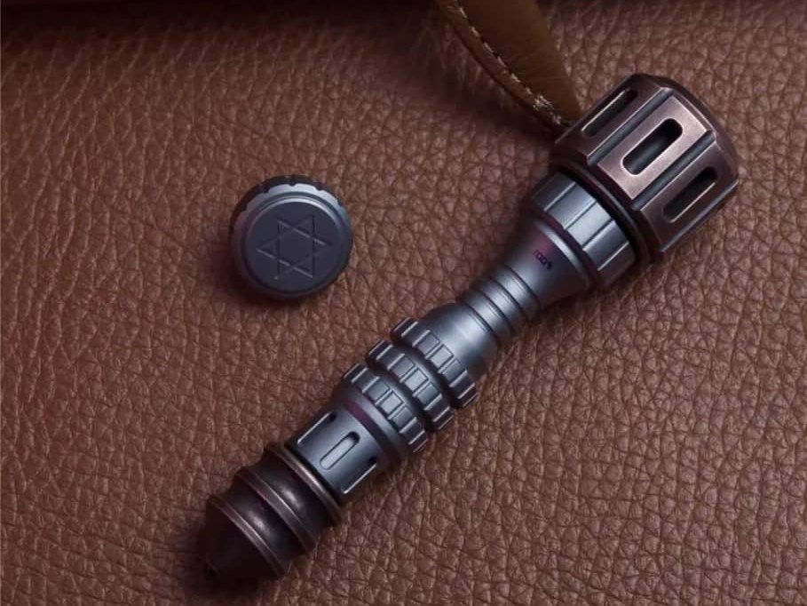 Black Mirror Design Hammer