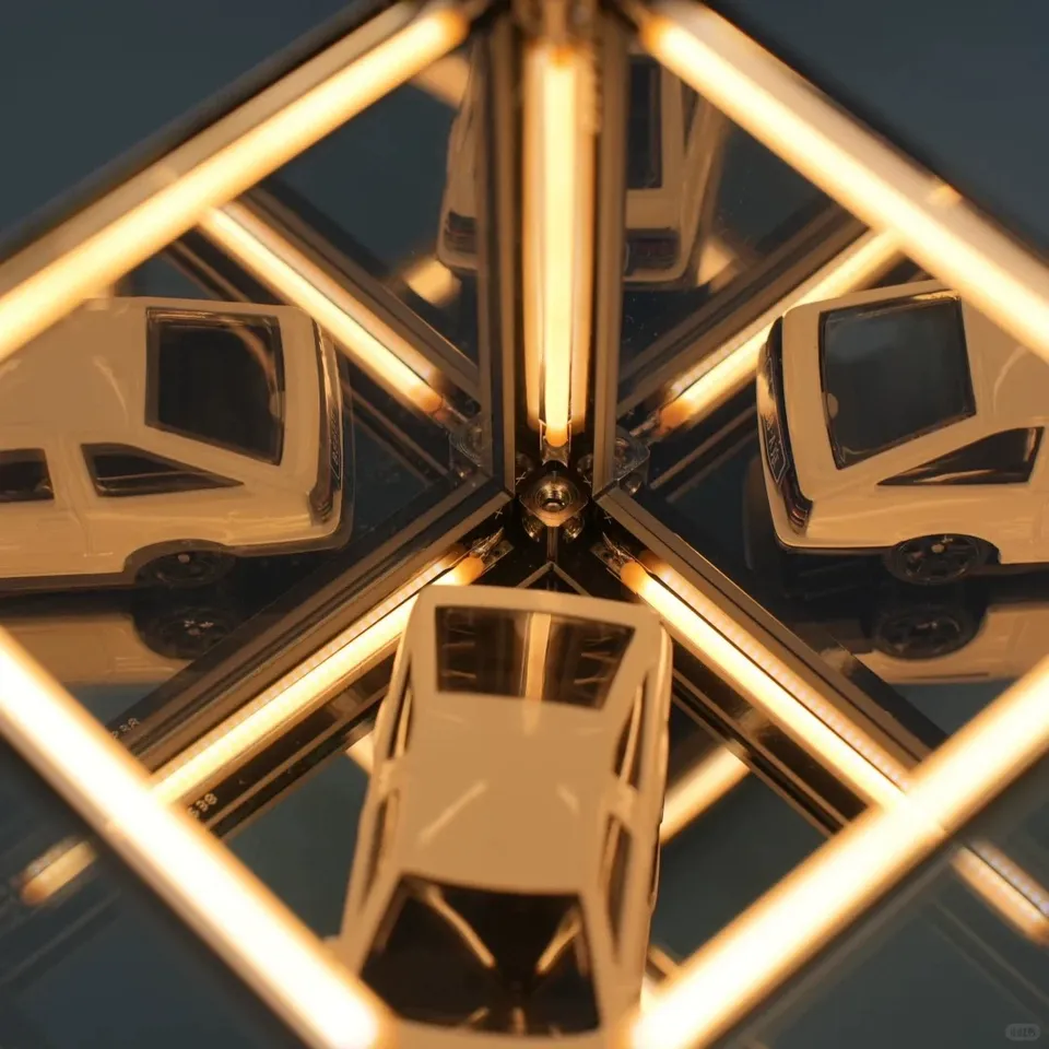 Hypercube Magnetic Levitation Lamp