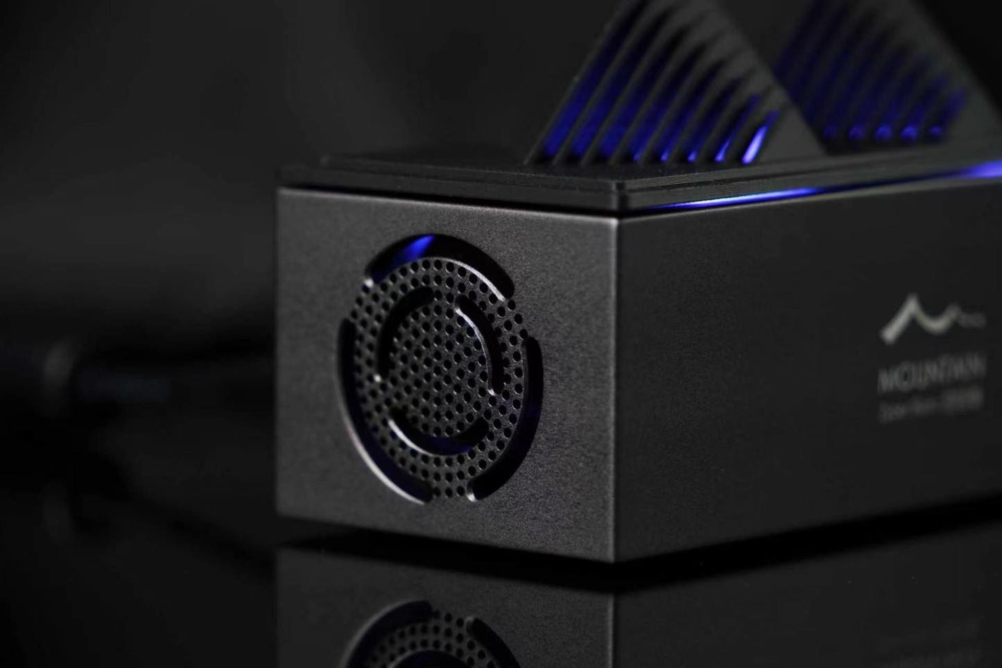 Zyber Blanc BM1373 Miner