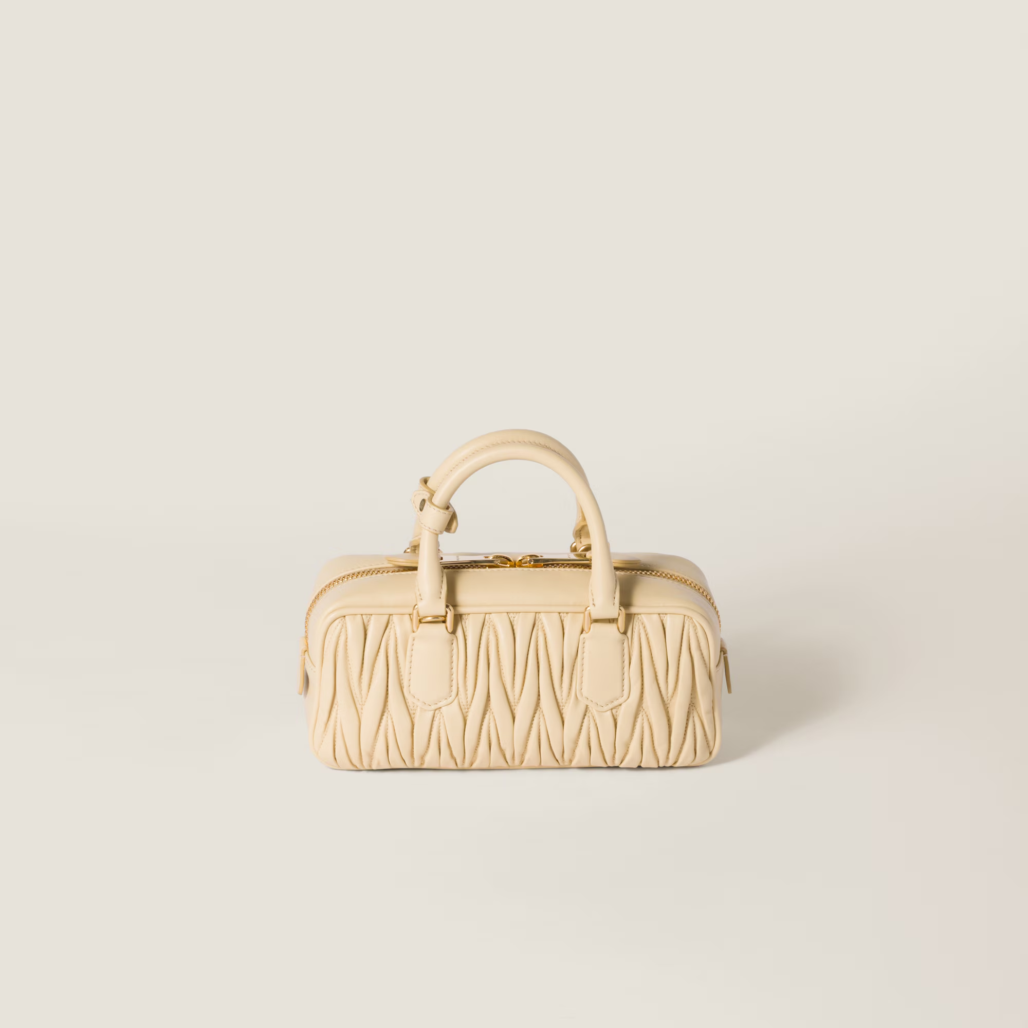 ★Miumiu★アルカディ マテラッセレザー バッグ キャメル アルカディ マテラッセレザー バッグ | Miu Miu
