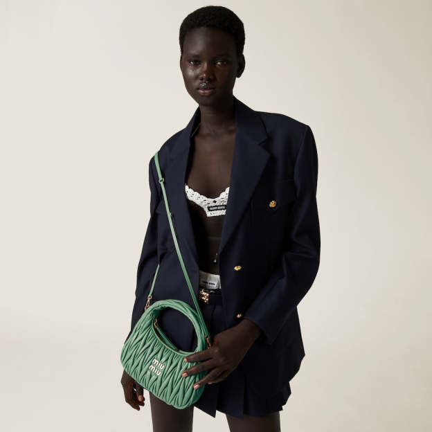 ワンダー マテラッセレザー ホーボーバッグ