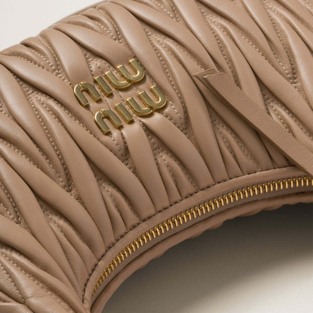 ワンダー マテラッセレザー ホーボーバッグ