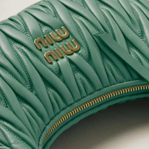 ワンダー マテラッセレザー ホーボーバッグ