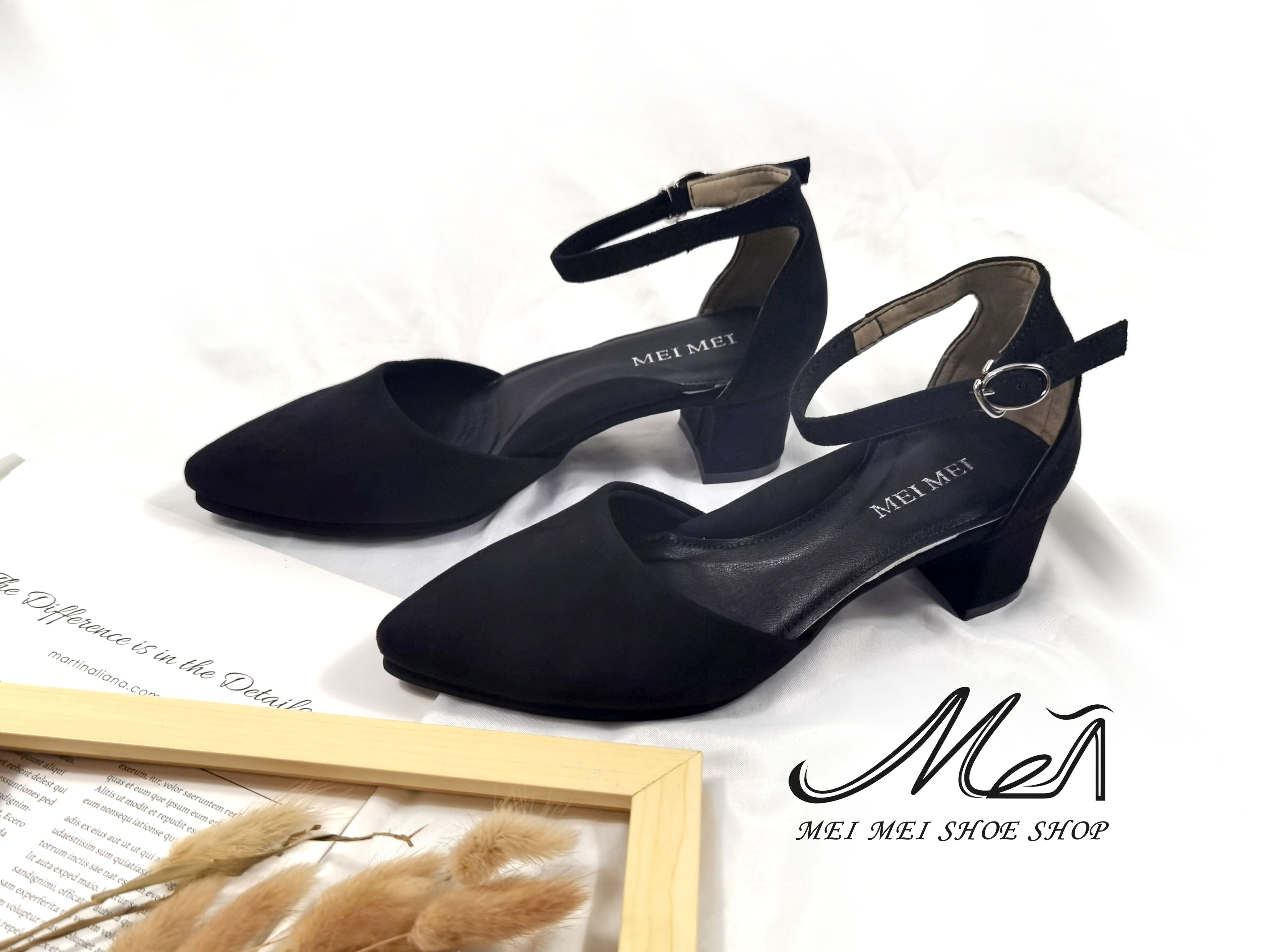 尖頭一字後帶粗跟涼