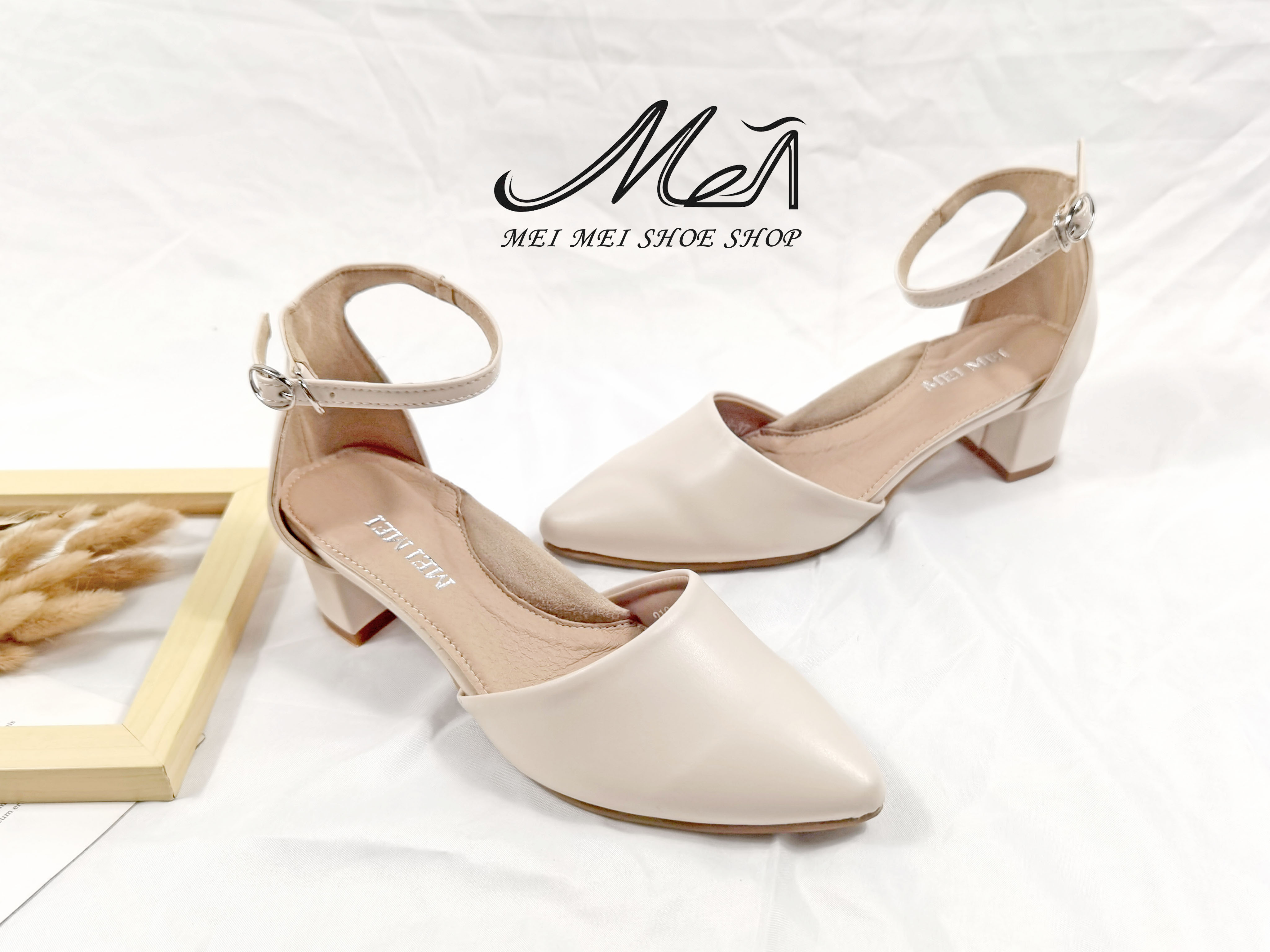 尖頭一字後帶粗跟涼