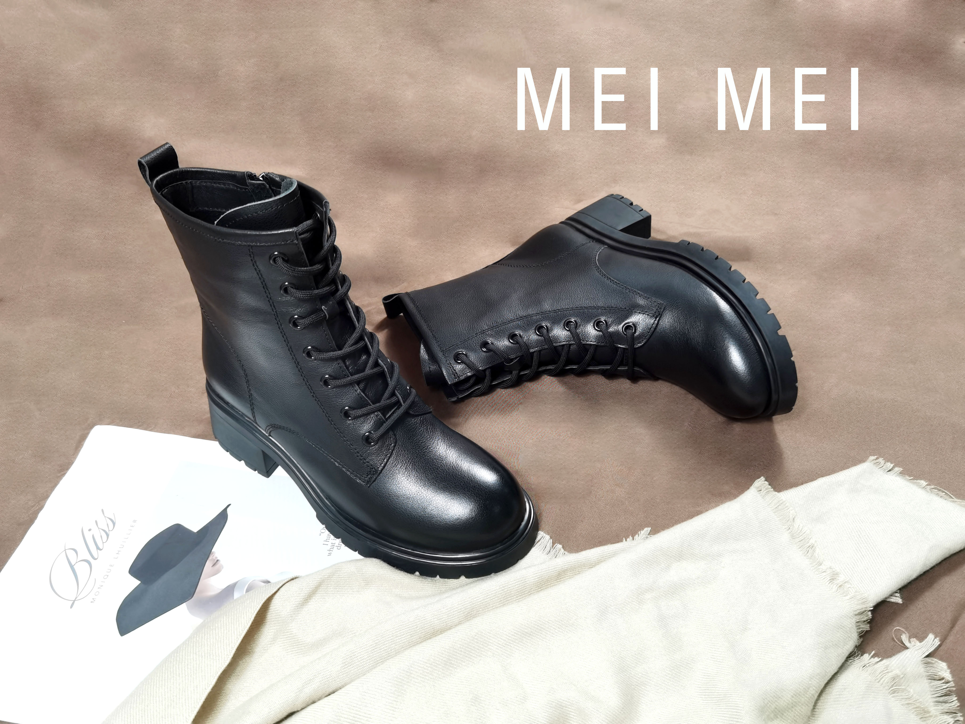 真皮綁帶粗跟馬丁靴