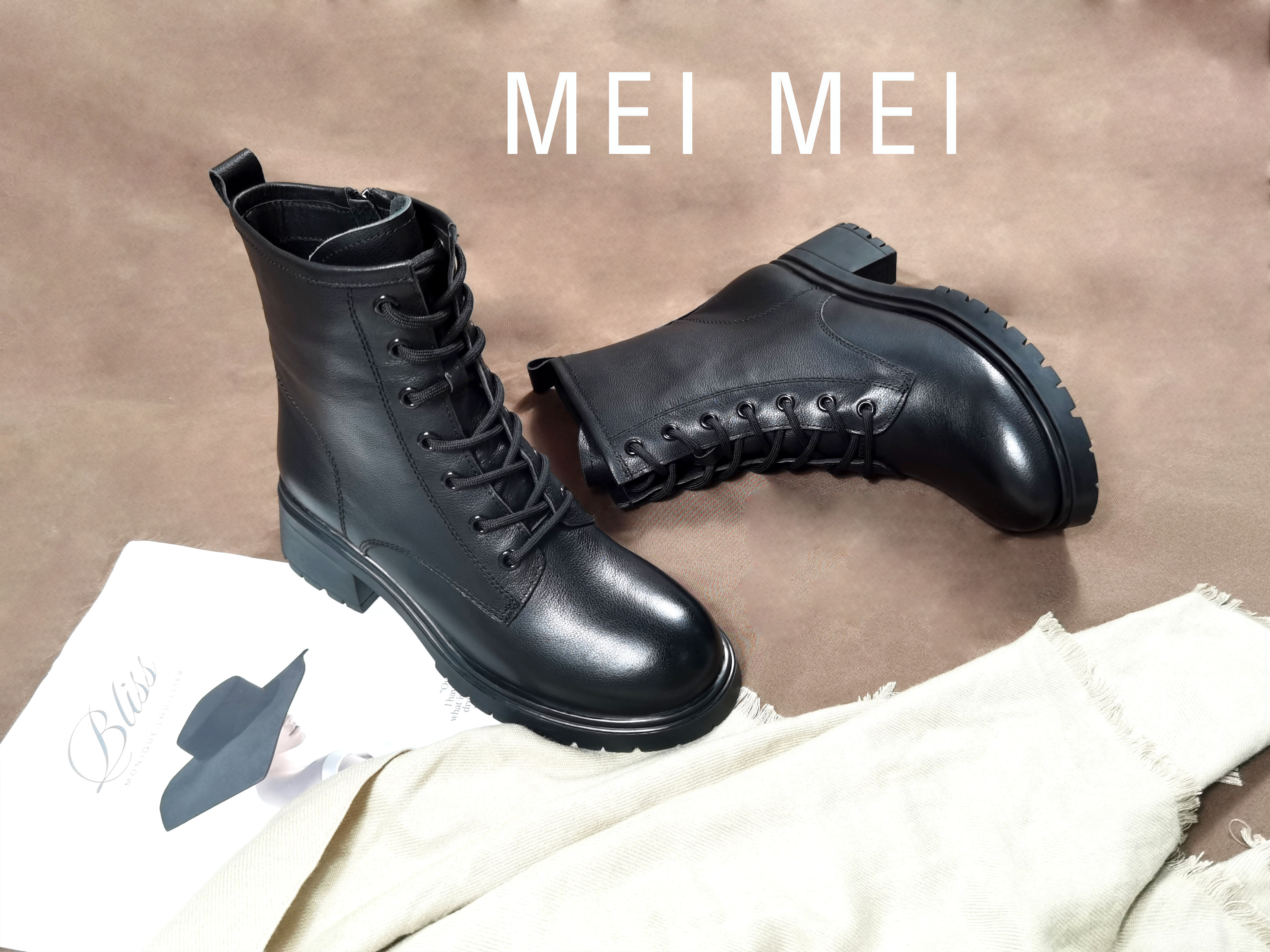 真皮綁帶粗跟馬丁靴