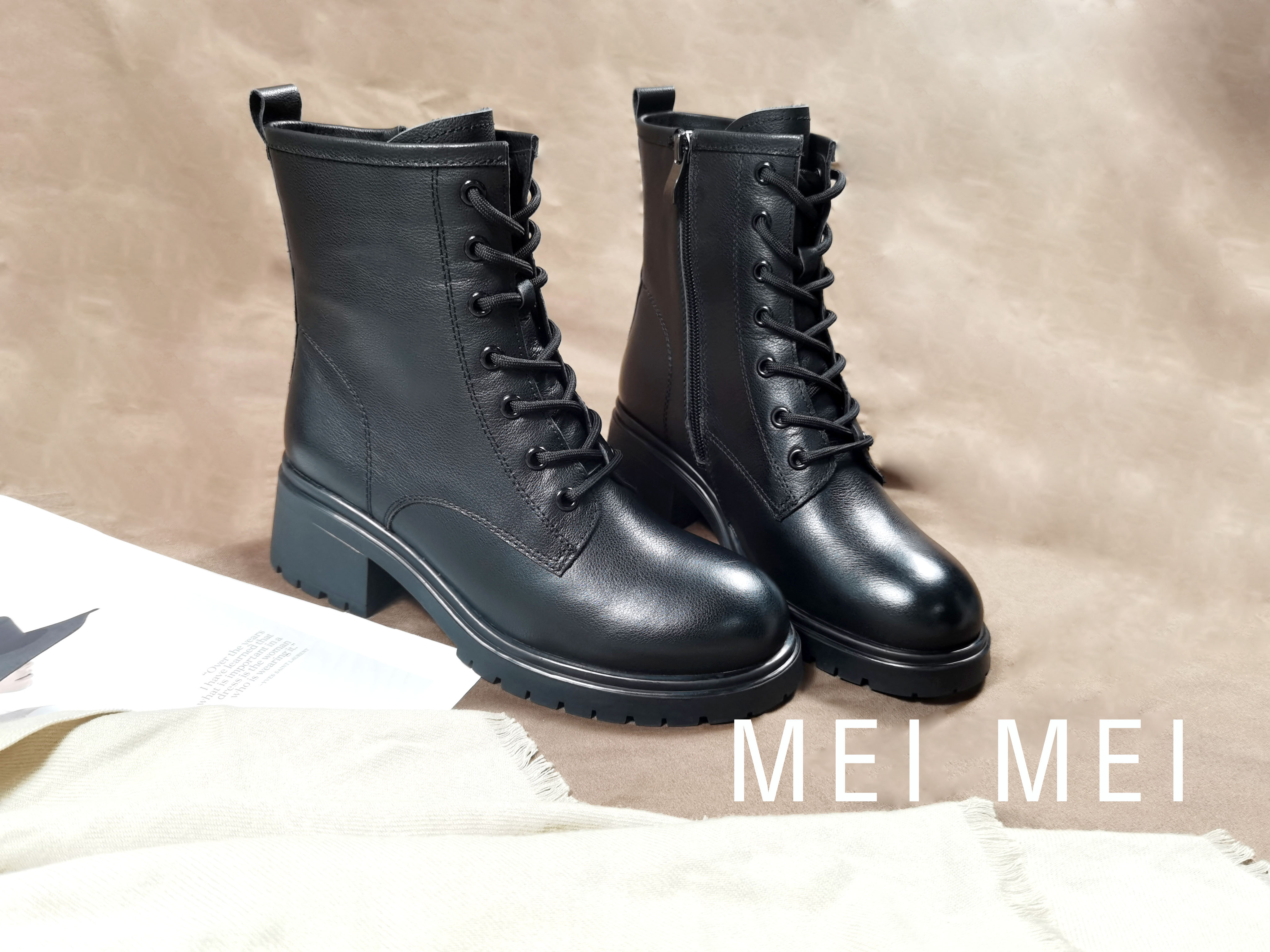 真皮綁帶粗跟馬丁靴