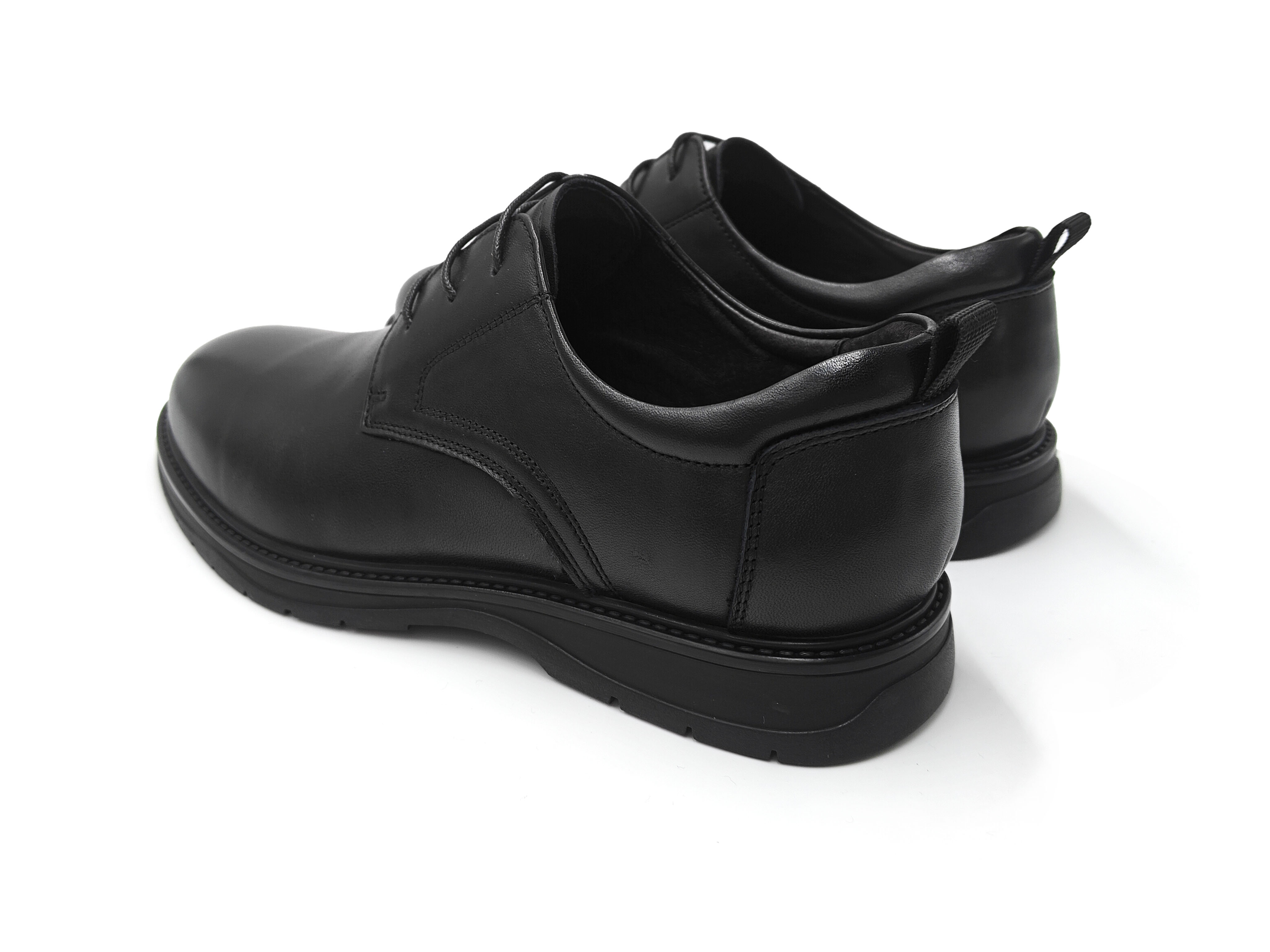 黑色真皮圓頭素面軟皮男裝皮鞋