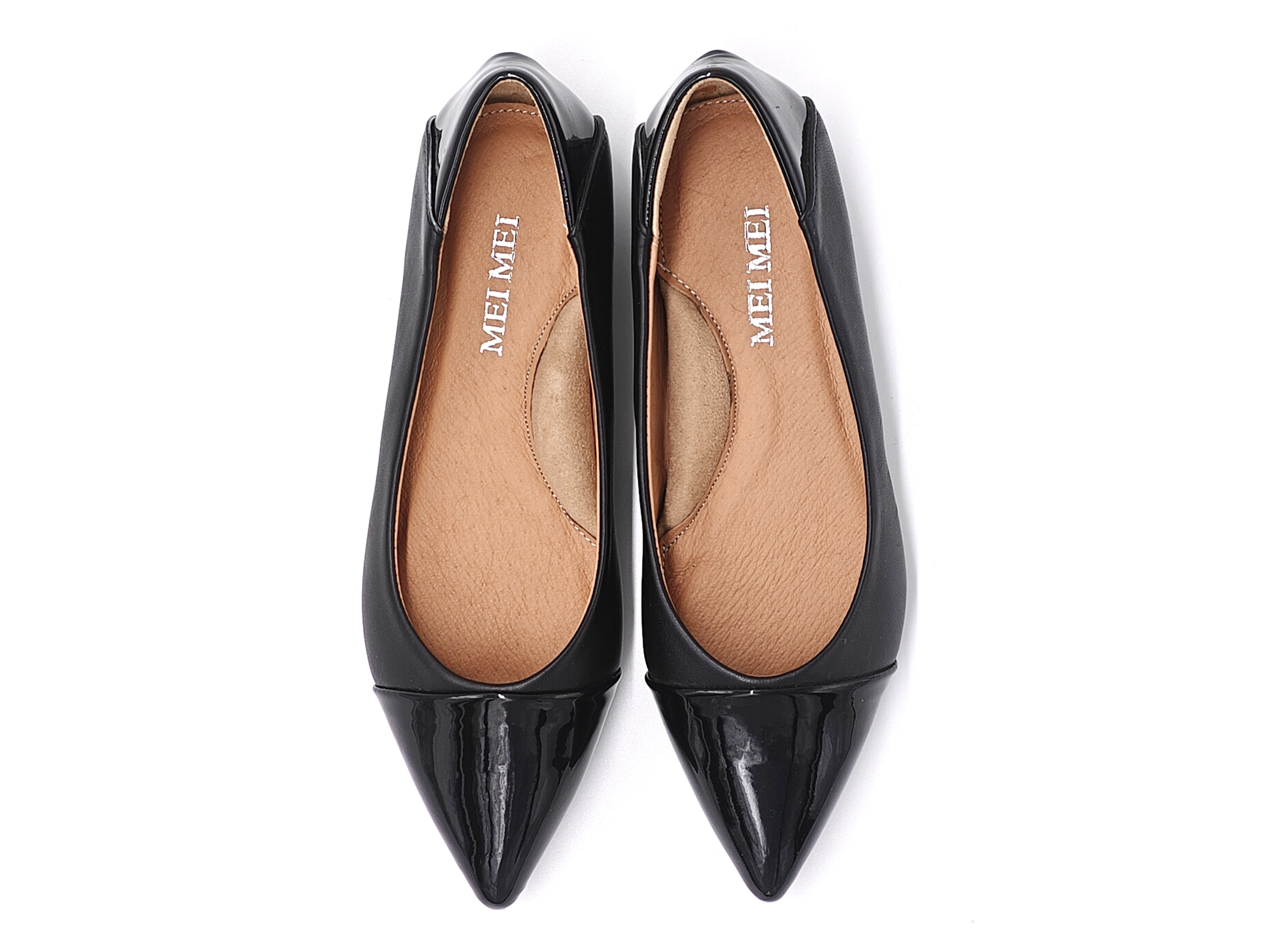 黑色羊皮拼漆皮尖頭平底鞋