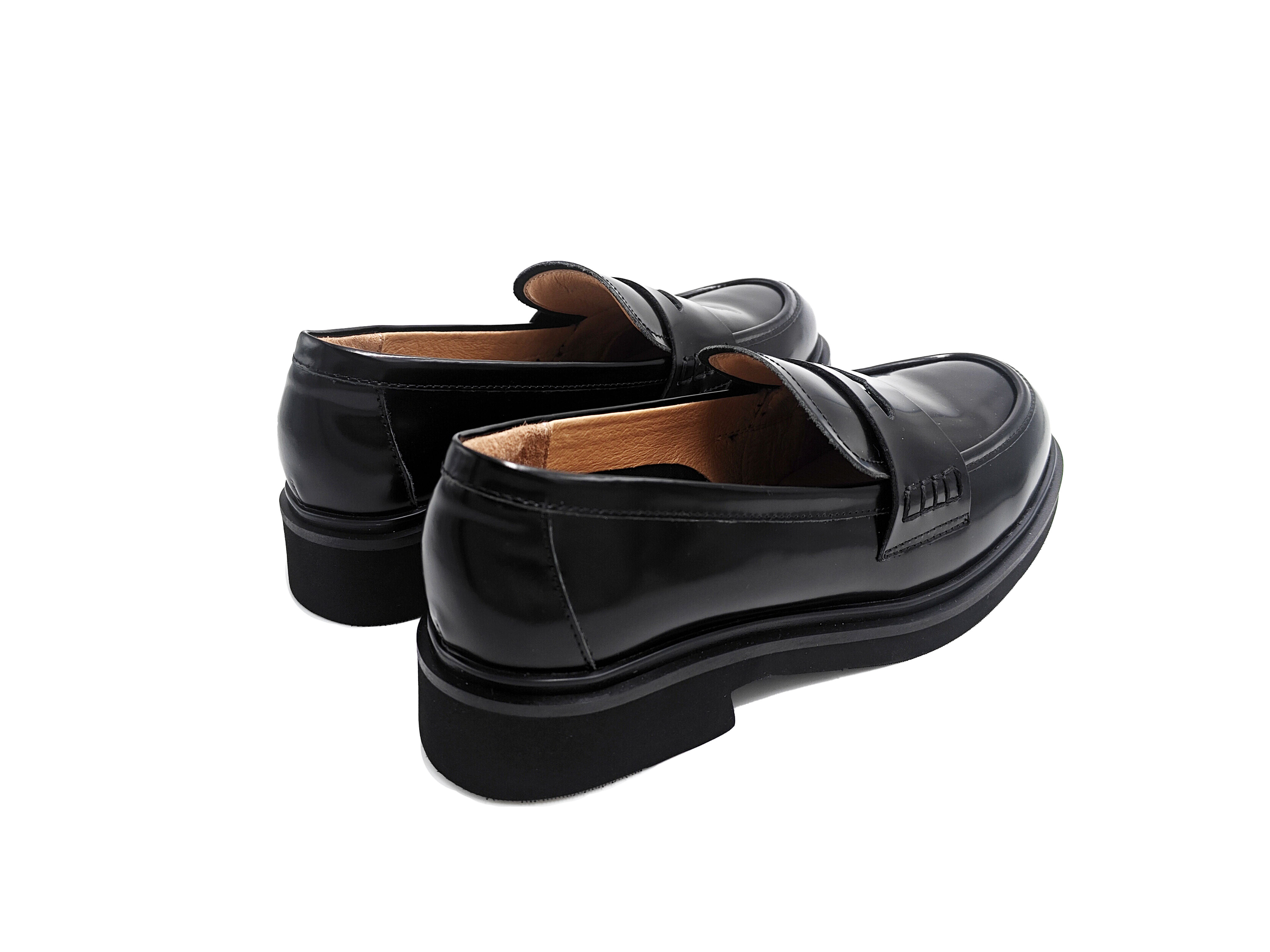 黑色開邊珠牛皮圓頭輕底樂福女鞋