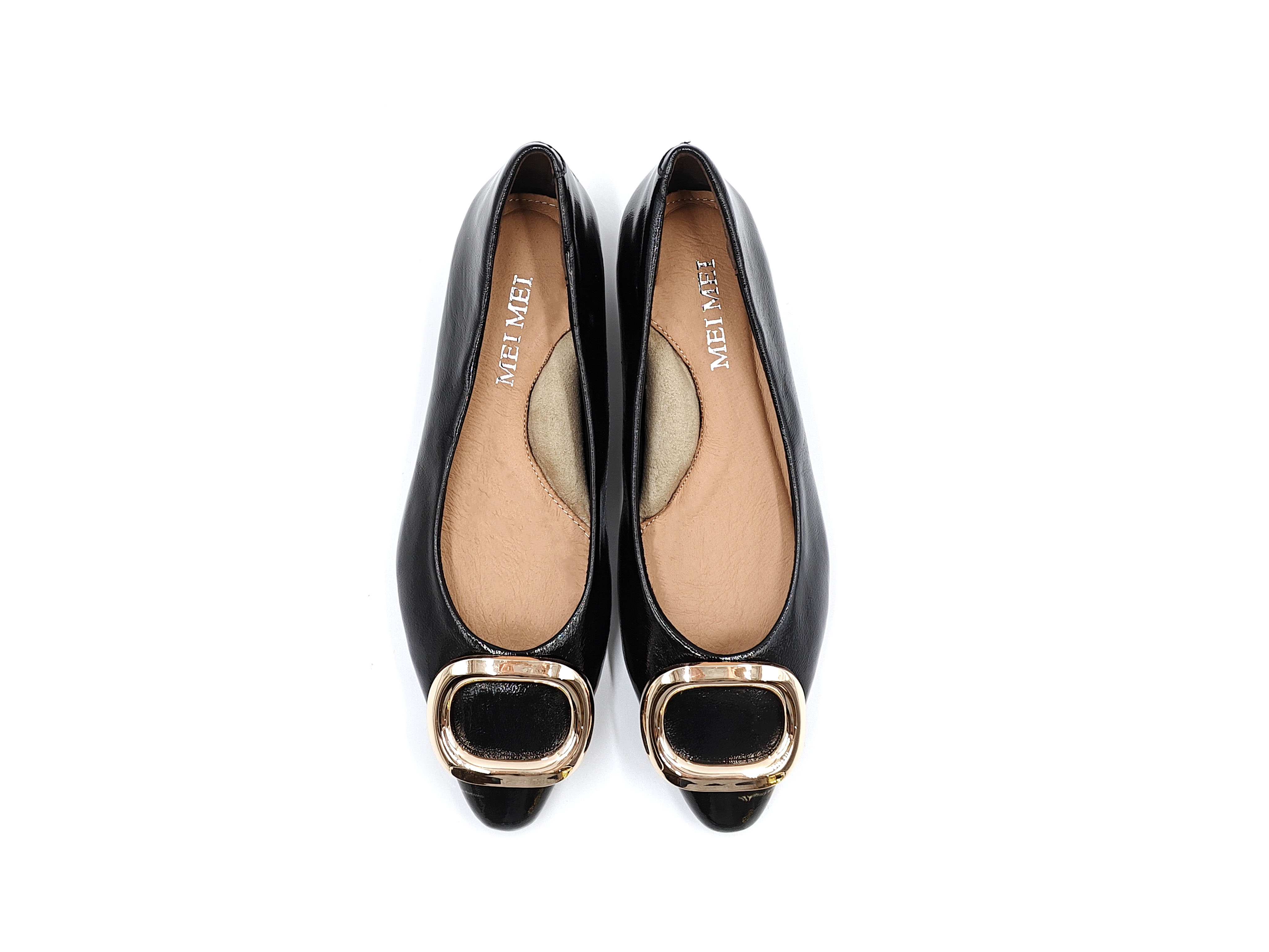 橢圓金扣尖頭軟漆皮平底