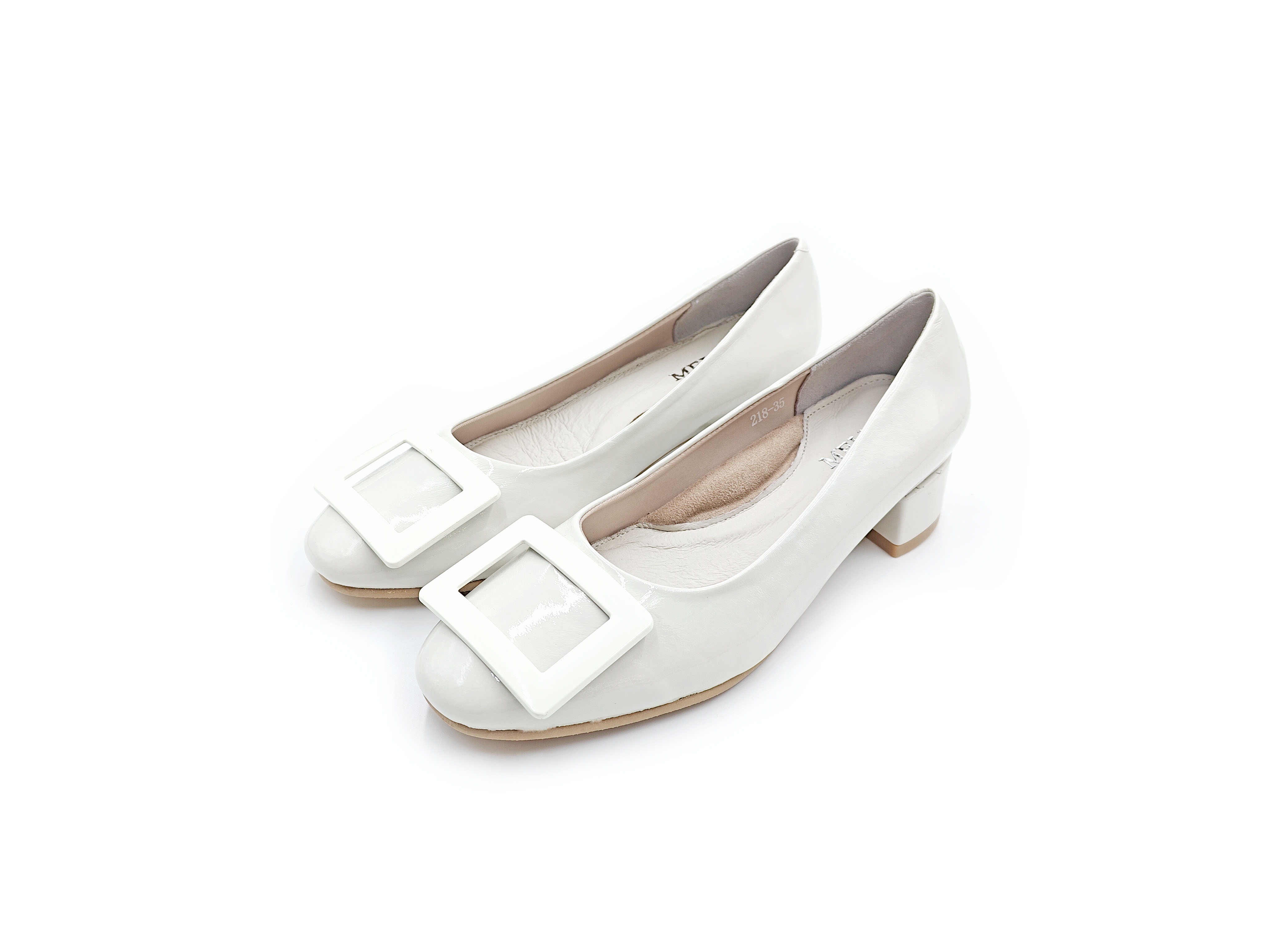 方頭烤漆方扣粗跟單鞋