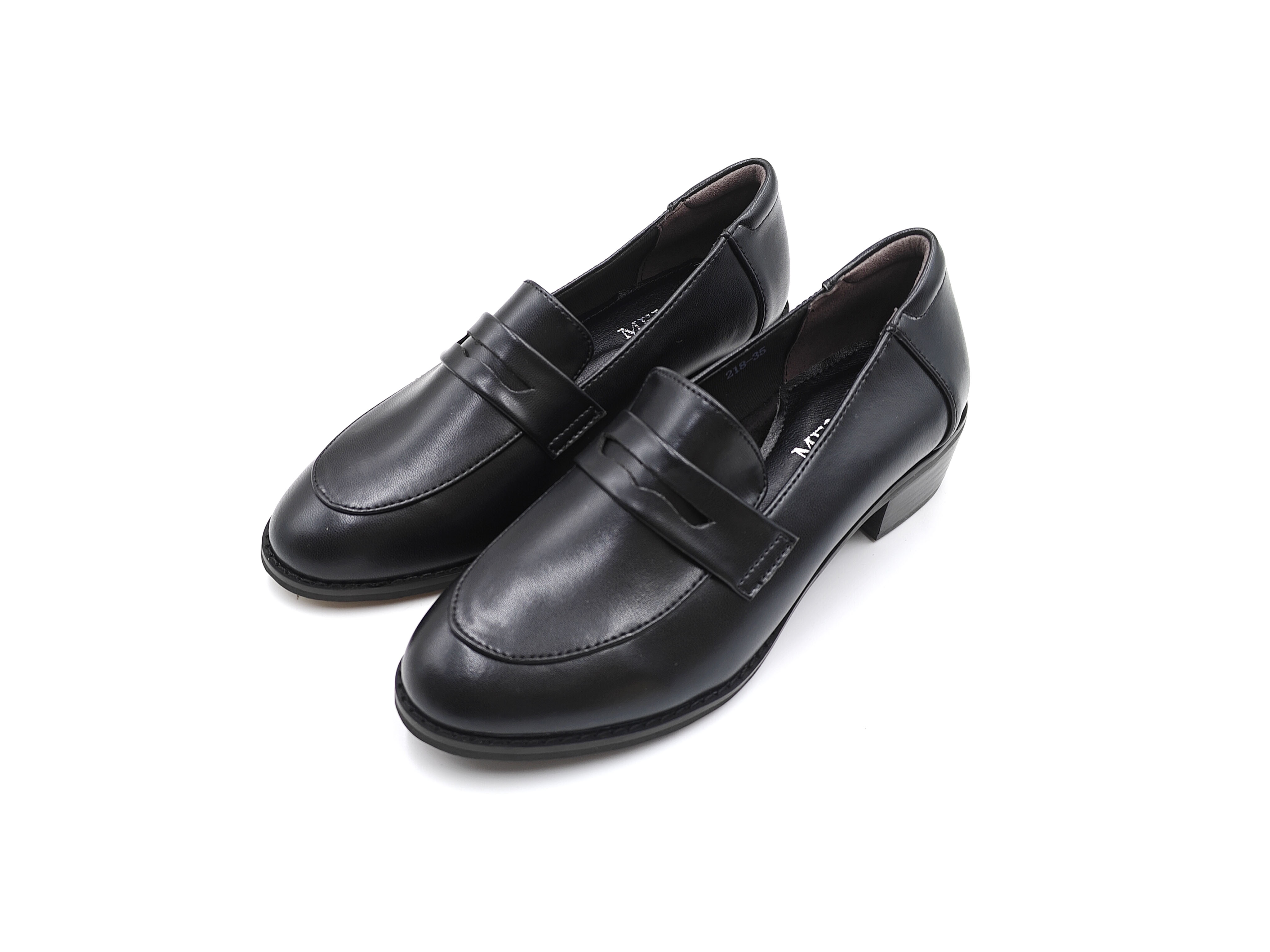 圓頭鏤空橫擔樂福鞋