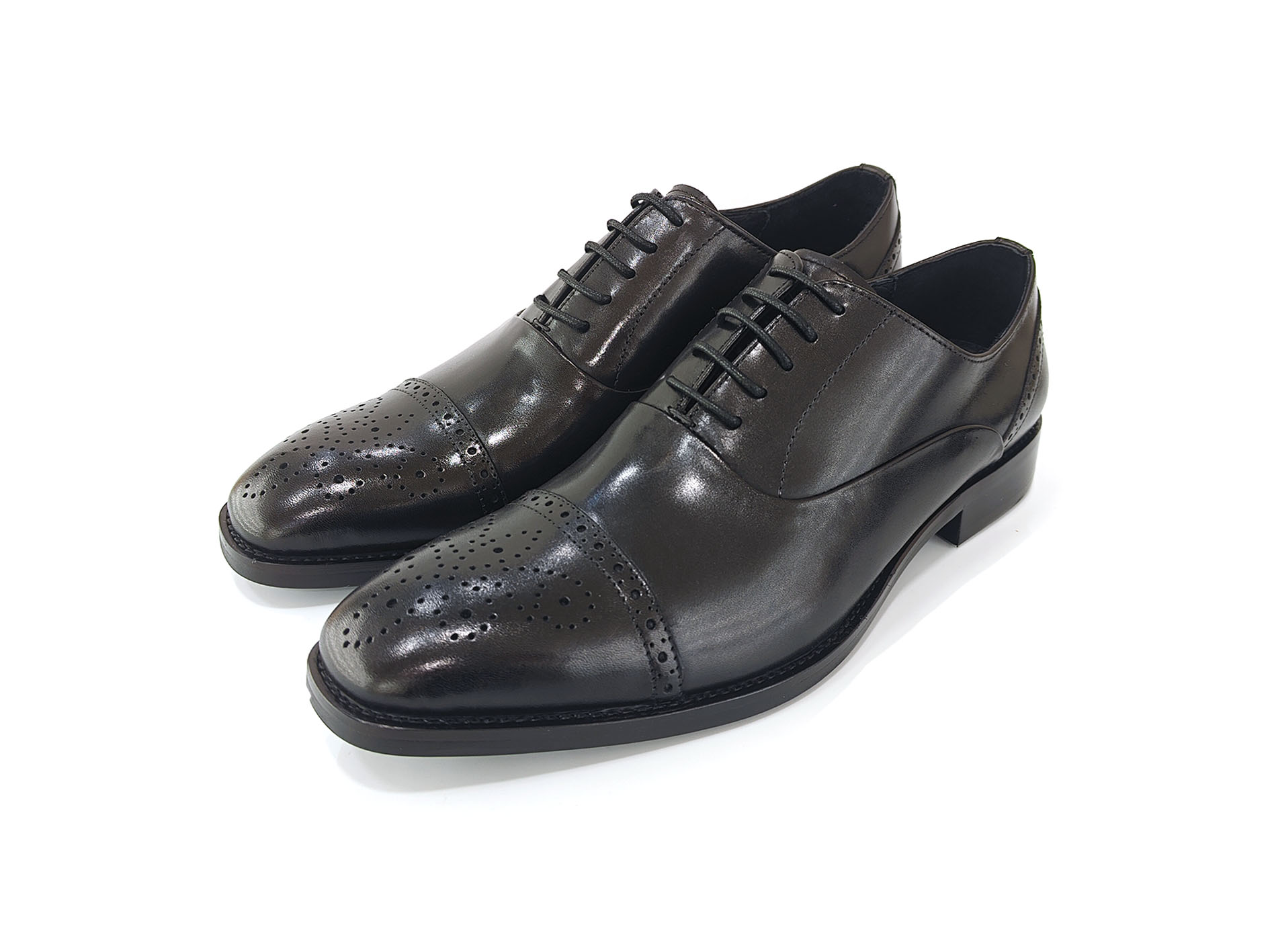 真皮雕花男装牛津鞋