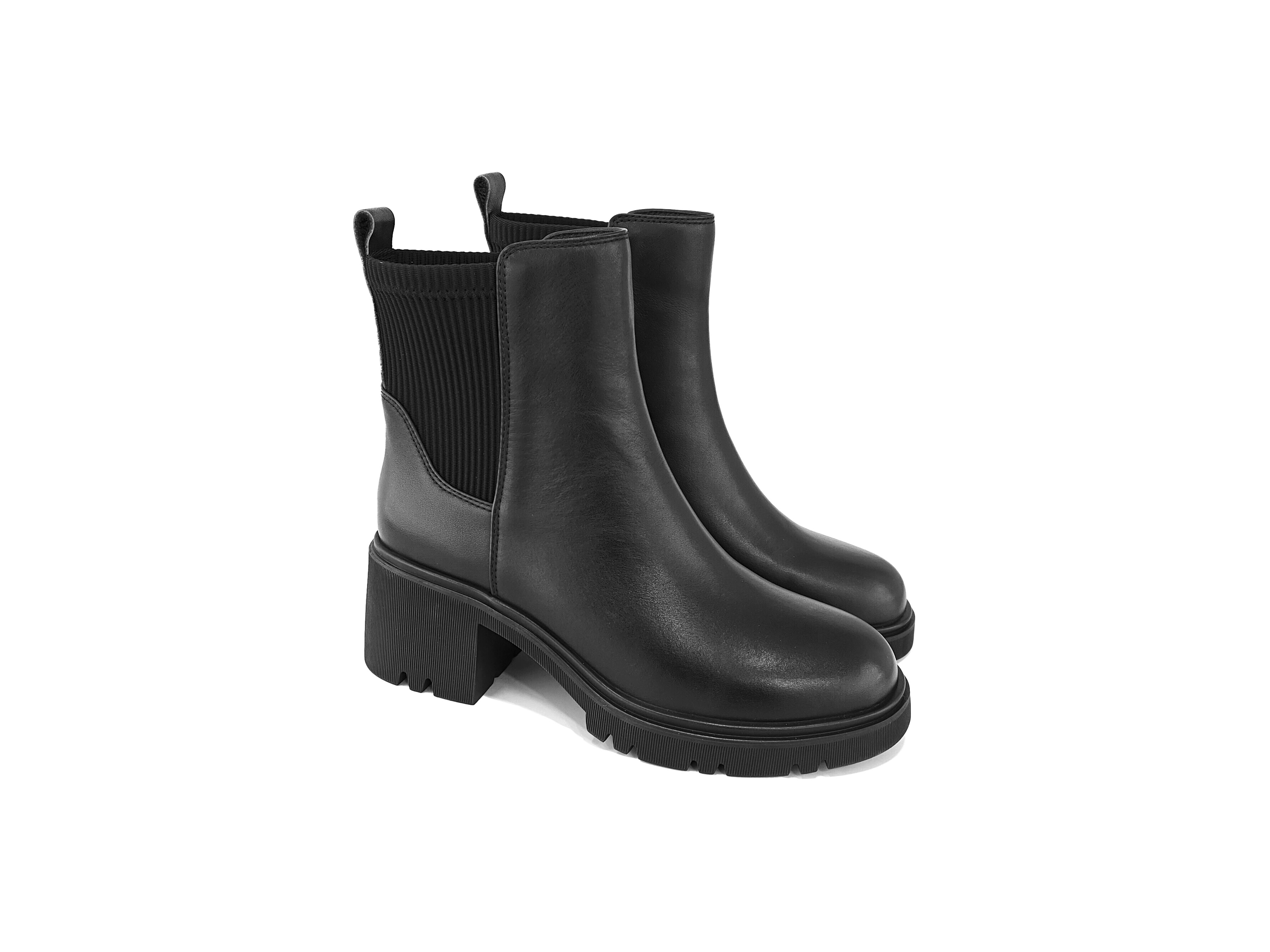 黑色真皮拼半橡筋2寸短靴