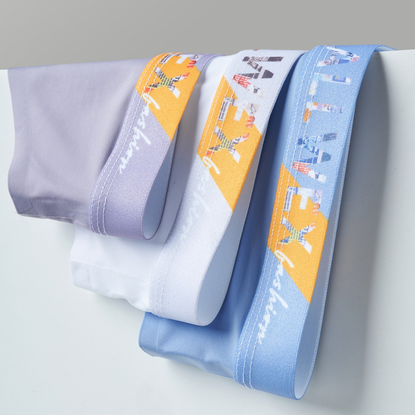 [Copy]【冰緞奢柔秘境】透氣裸感輕薄純色個性U凸男士丁字内褲