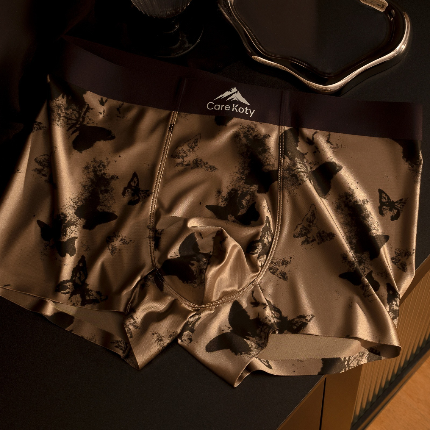 【優雅輕奢系列】冰絲緞面蝴蝶印花高級感桑蠶絲透氣內襠中腰男士平角内褲