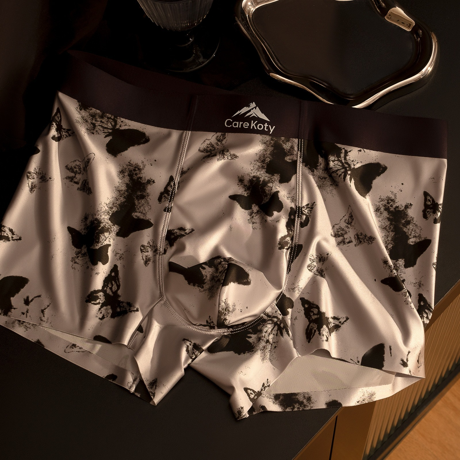 【優雅輕奢系列】冰絲緞面蝴蝶印花高級感桑蠶絲透氣內襠中腰男士平角内褲