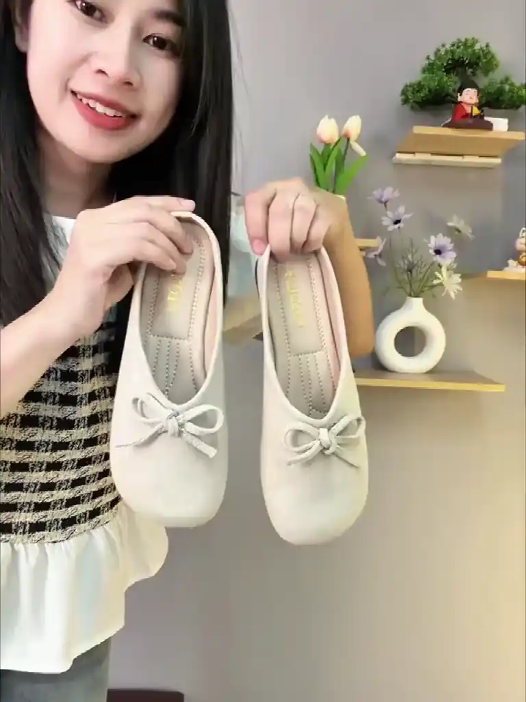 พื้นรองเท้านุ่มไม่เหนื่อยเท้า รองเท้าแตะครึ่งปิดหัวแต่งโบว์