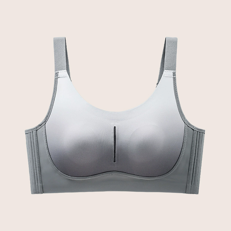 大胸でもすっきり見えるブラジャー