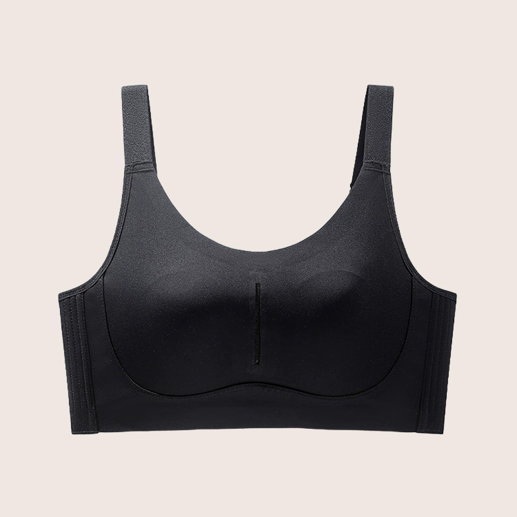 大胸でもすっきり見えるブラジャー