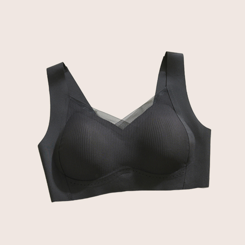 小さな胸が大きく見えるコイルレス下着