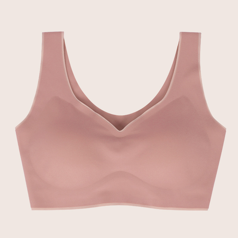 胸が大きく小さく見えるキュッとした下着