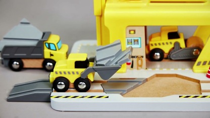 Hape Railway Crane Construction 鐵路建設玩具套裝 (3-8歲) \\NEW//