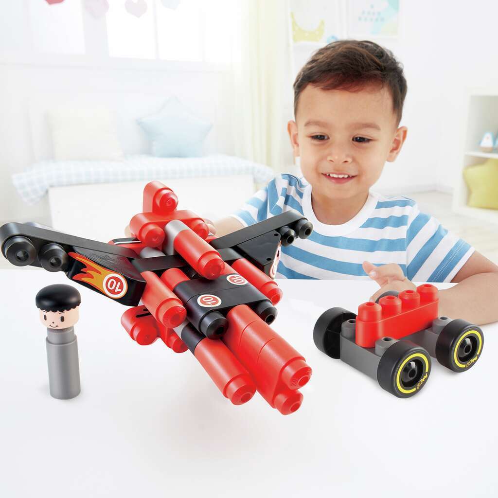 Poly M 賽車積木套裝 (31pcs) | 材質柔韌無尖角，讓孩子安心抓握與拼砌 | 適合 2 歲+