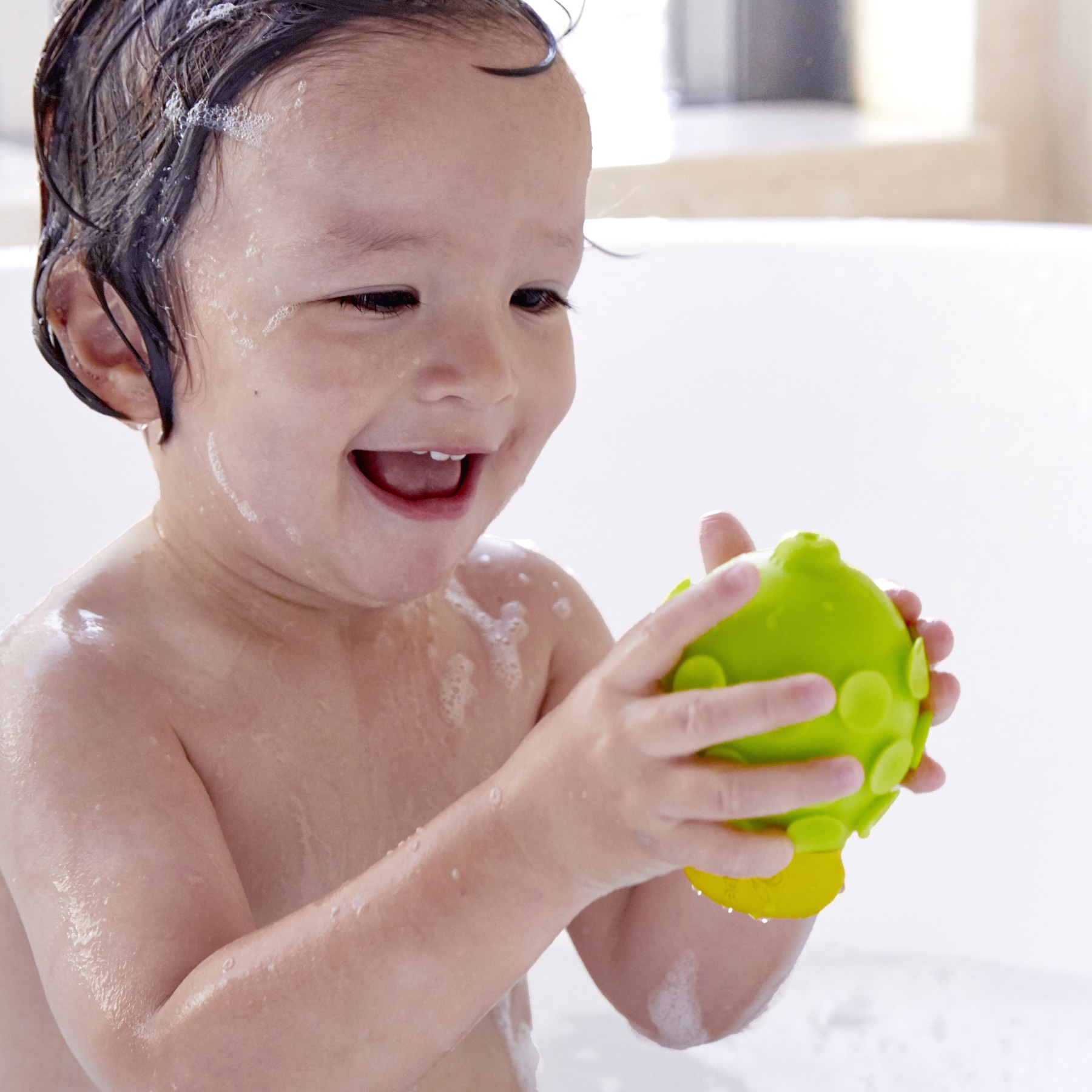 Hape 岩池噴水器 | 2-3歲