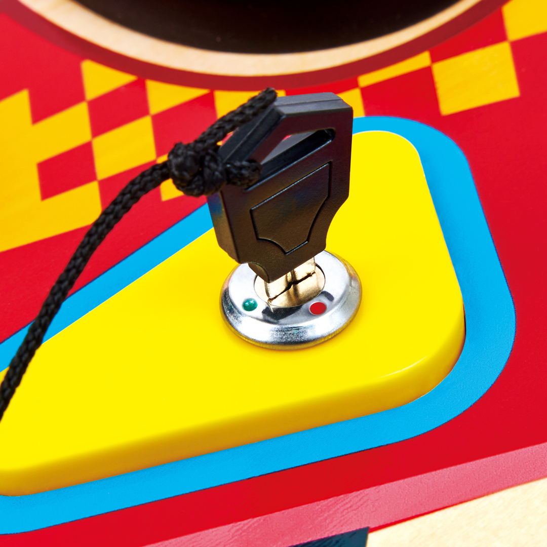 小小賽車手的忙碌板-Hape-Eurekakids