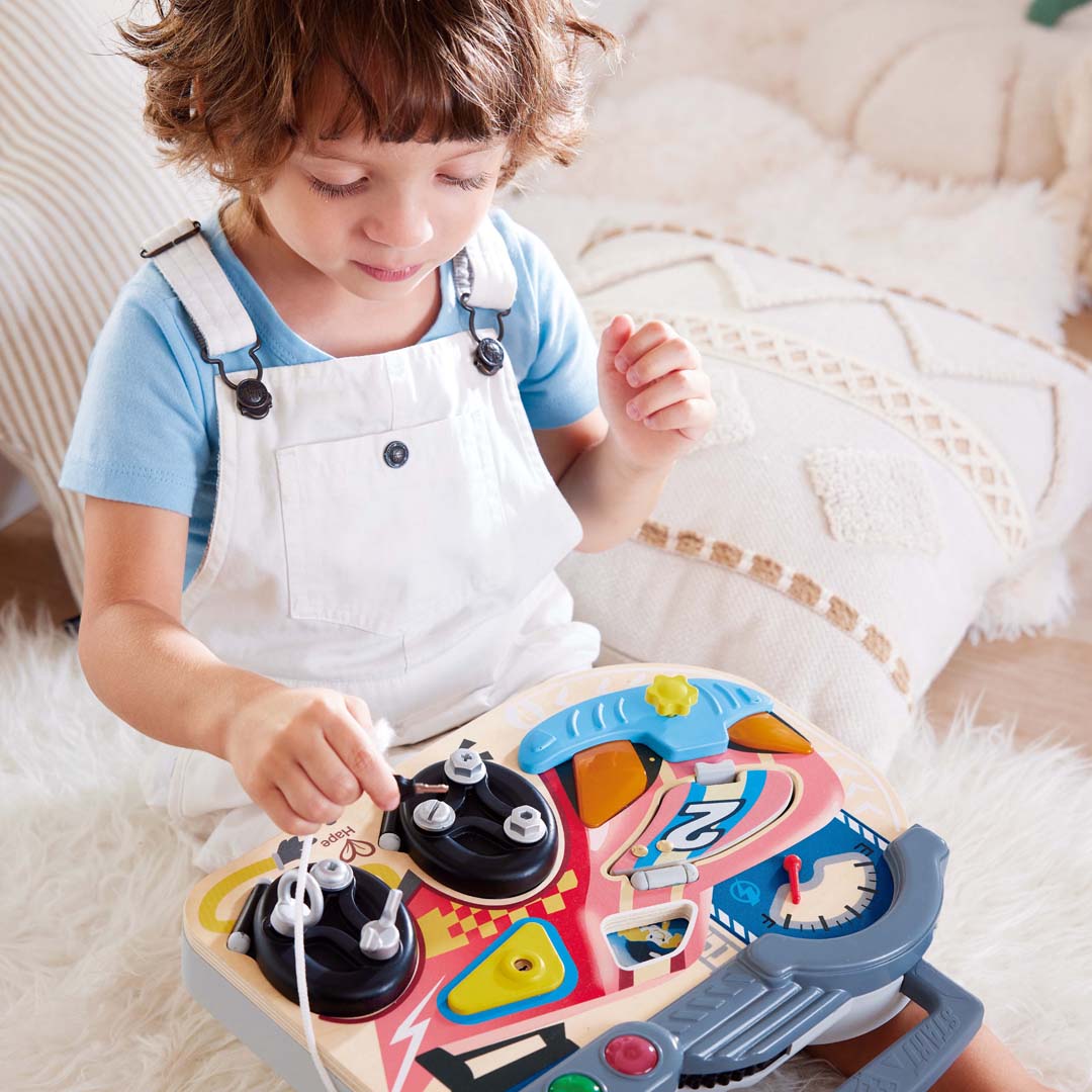 小小賽車手的忙碌板-Hape-Eurekakids