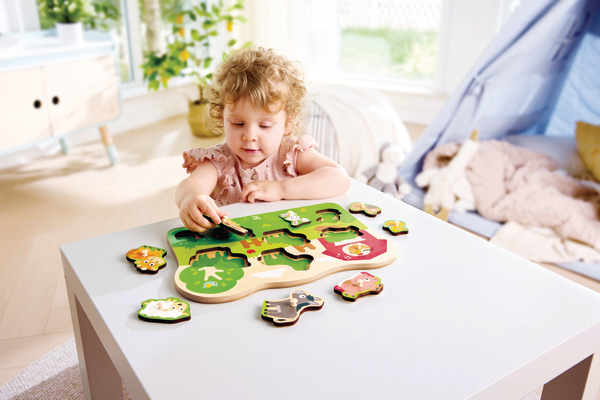 Hape Farmyard Peg Puzzle (2 歲到4歲)