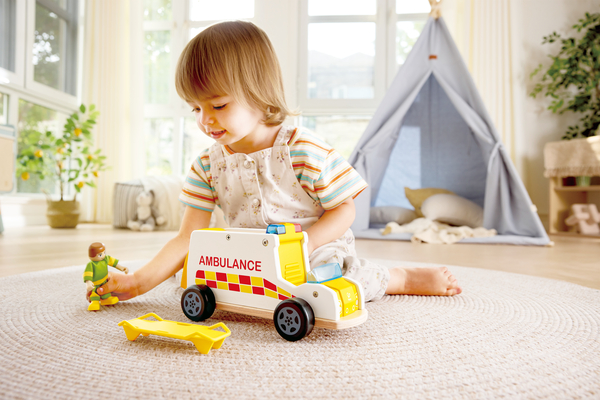 Hape Rapid Response Toy Ambulamce (2到8歲)